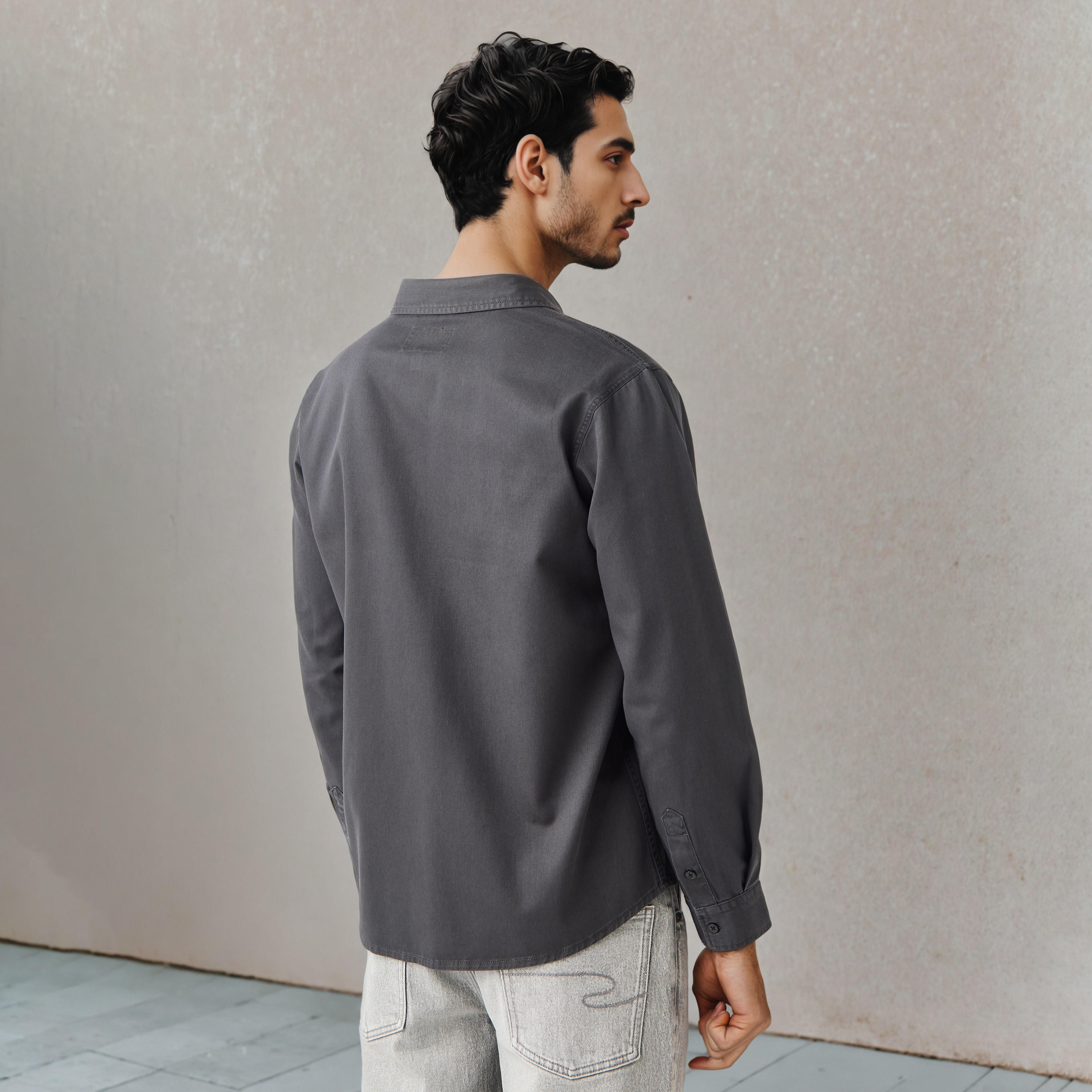 قميص بقصة عادية وأكمام طويلة-men-clothing-shirts-image-3
