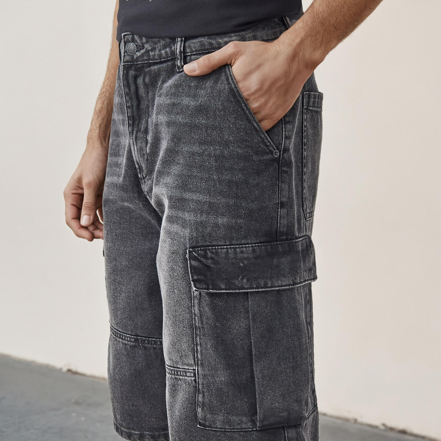 Plain Denim Cargo Shorts with Pockets-men-clothing-bottoms-shorts-image-4