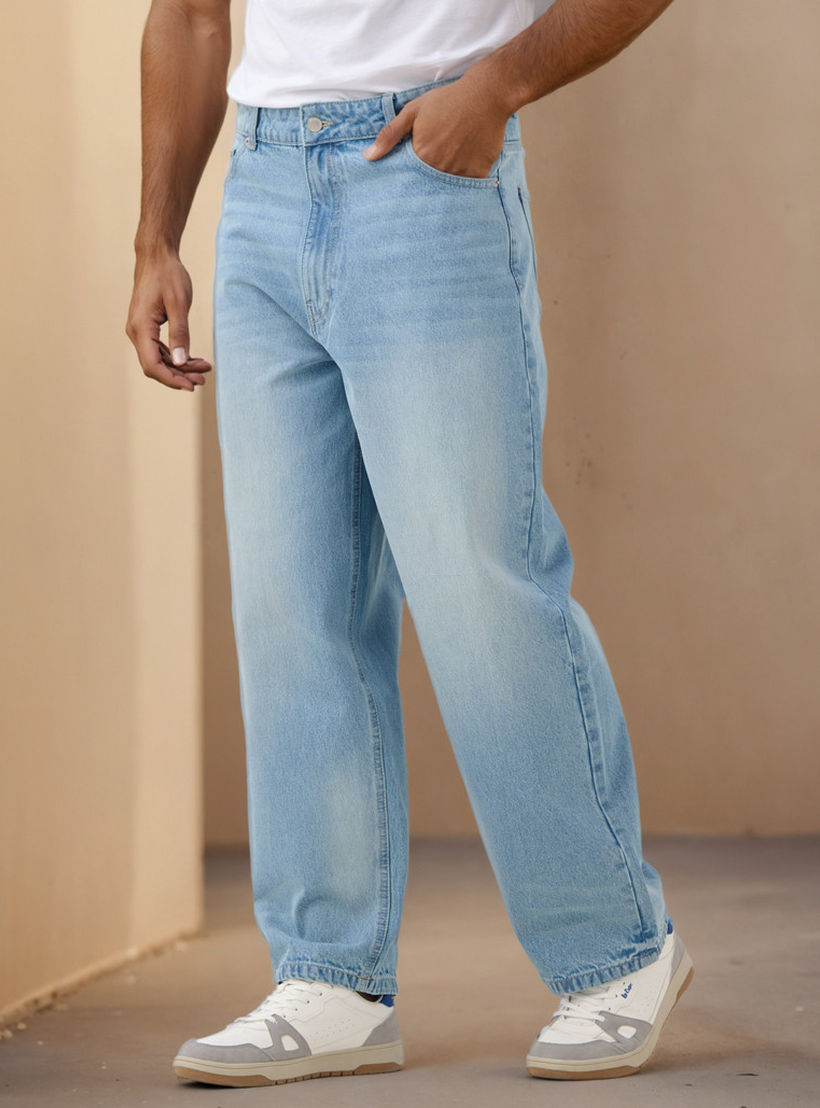بنطلون جينز بقصّة باجي-men-clothing-bottoms-jeans-image-1