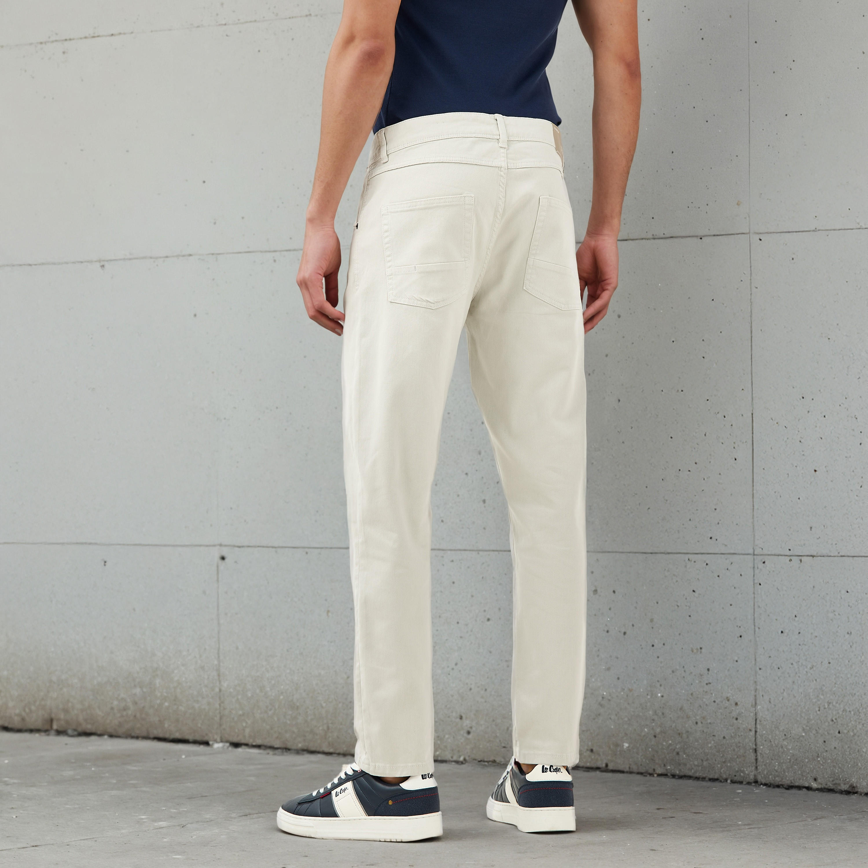 بنطلون جينز بقصّة ضيّقة-men-clothing-bottoms-jeans-image-2