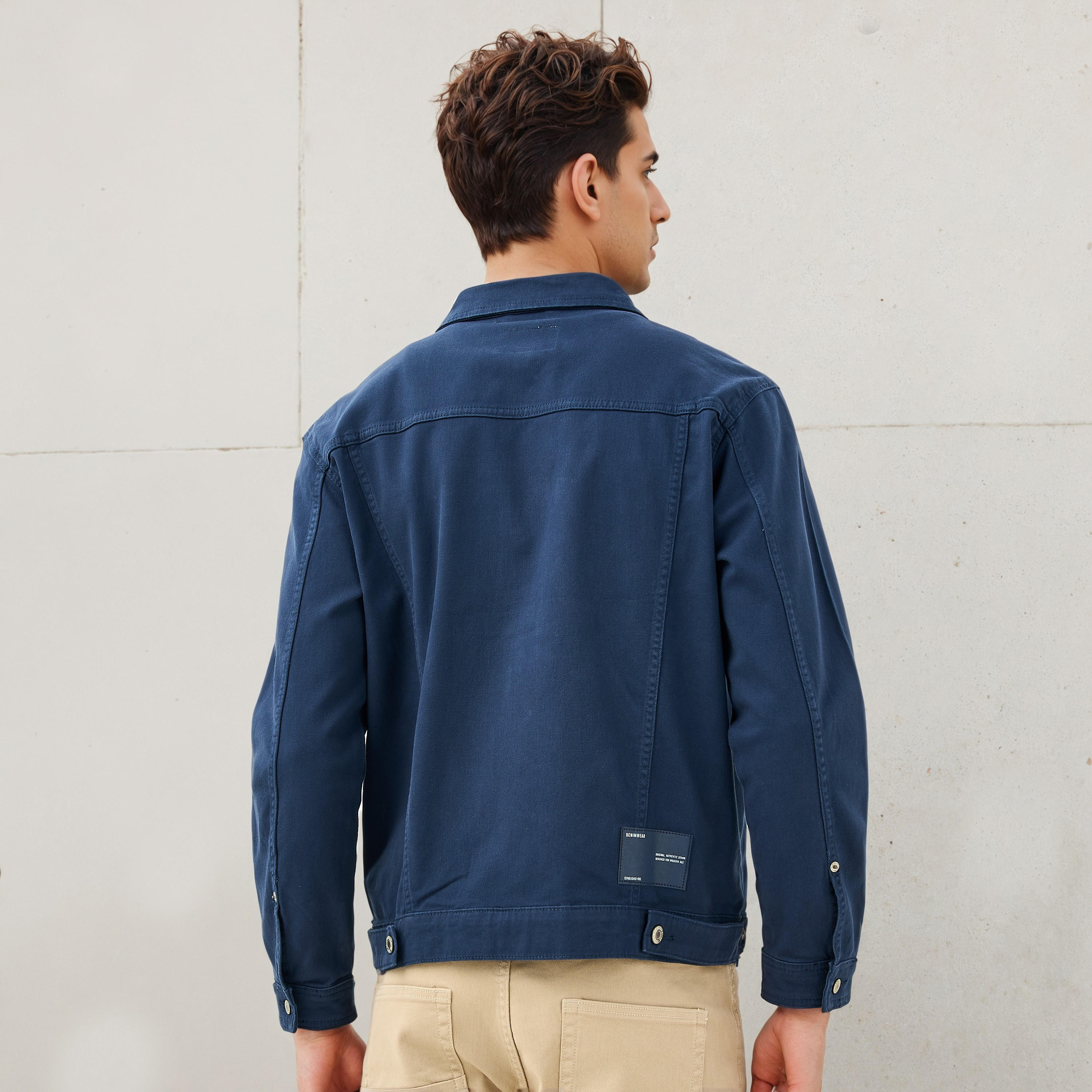 جاكيت تراكر بجيب بطية-men-clothing-jacketsandblazers-jackets-image-3