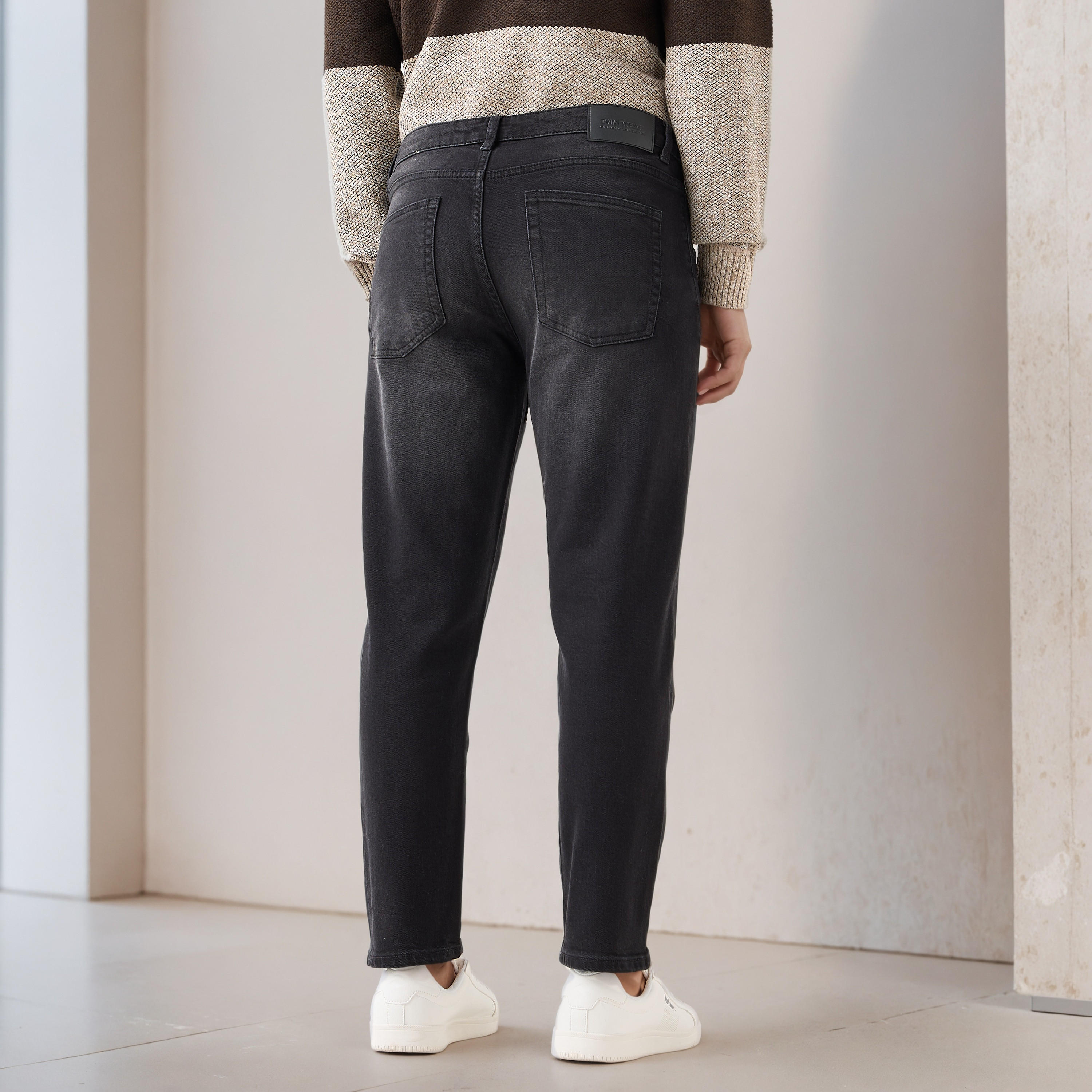 بنطلون جينز بقصّة سليم وخصر مرتفع-men-clothing-bottoms-jeans-image-3