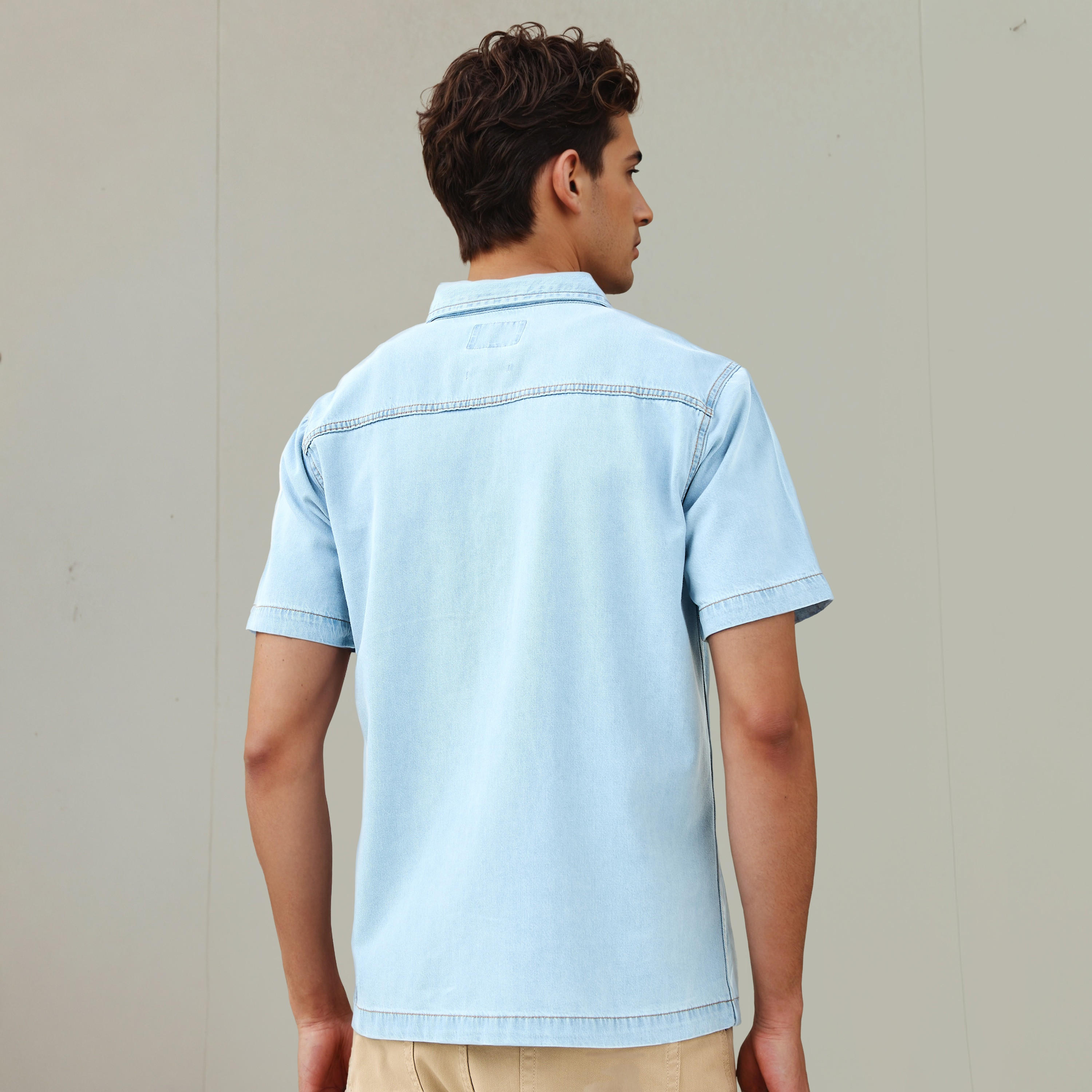 قميص بقصة مريحة وجيب-men-clothing-shirts-image-3