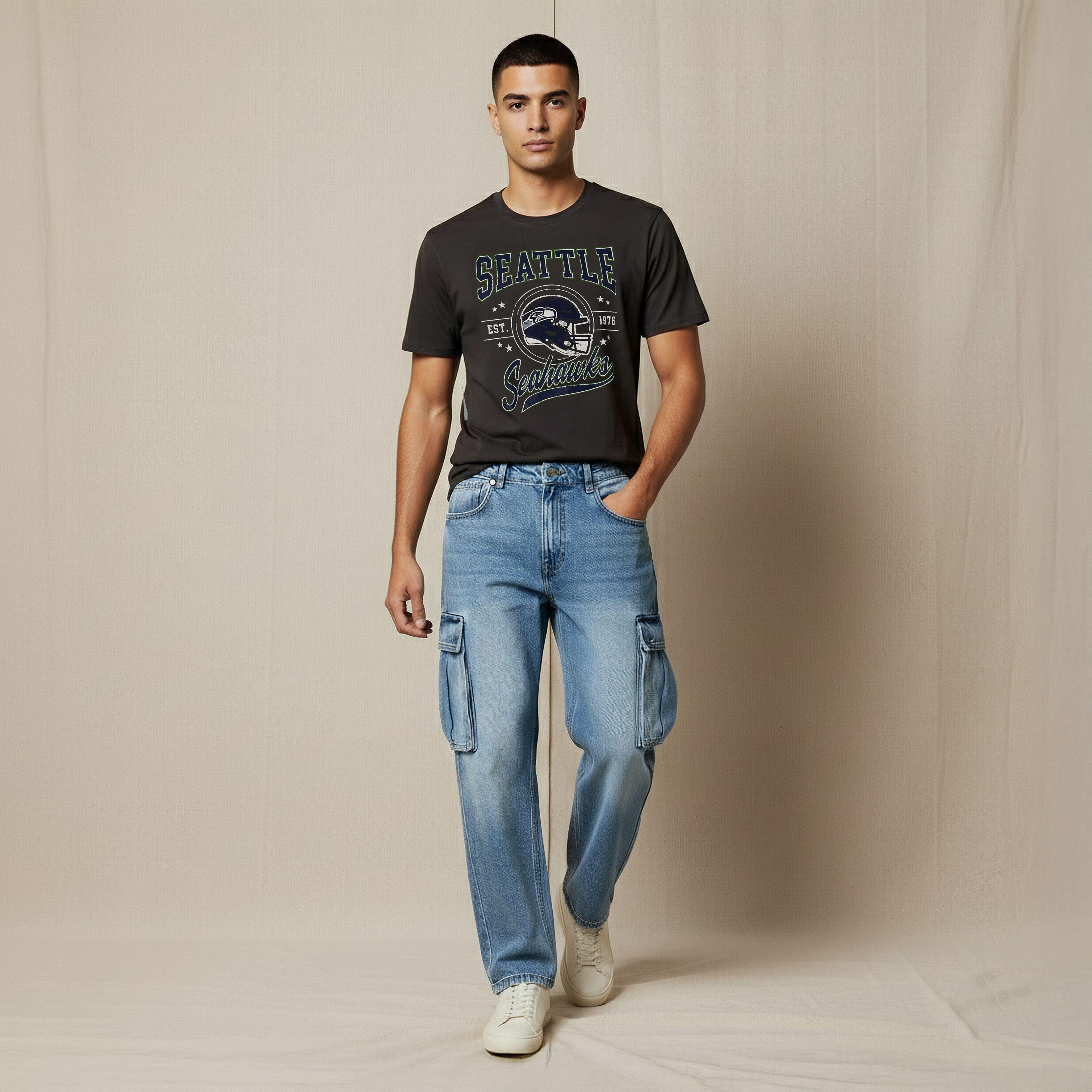 بنطلون جينز رجالي كارجو بقصة عادية وخصر متوسط الارتفاع-men-clothing-bottoms-jeans-image-3