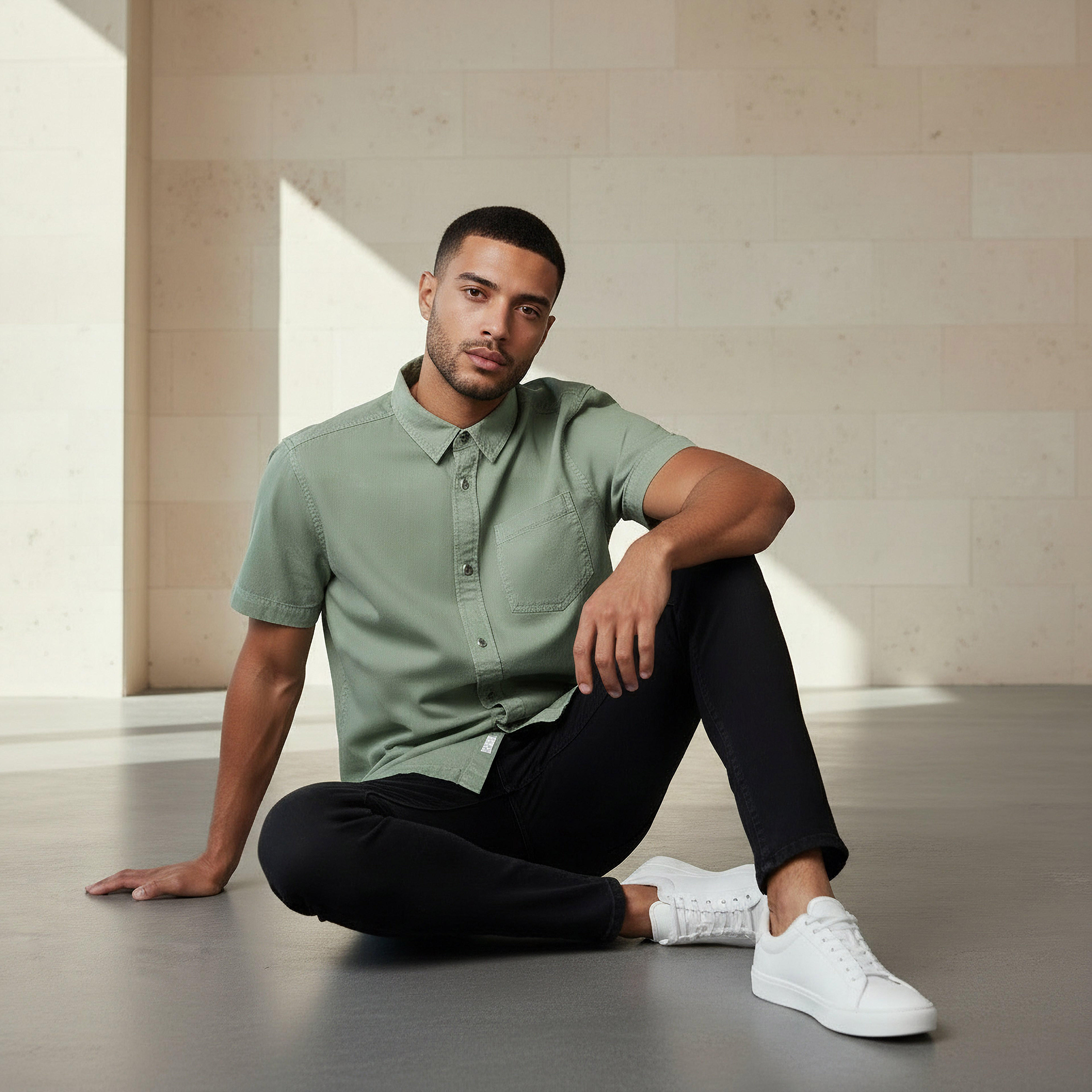 قميص قصير الأكمام بياقة وقصة عادية للرجال-men-clothing-shirts-image-1