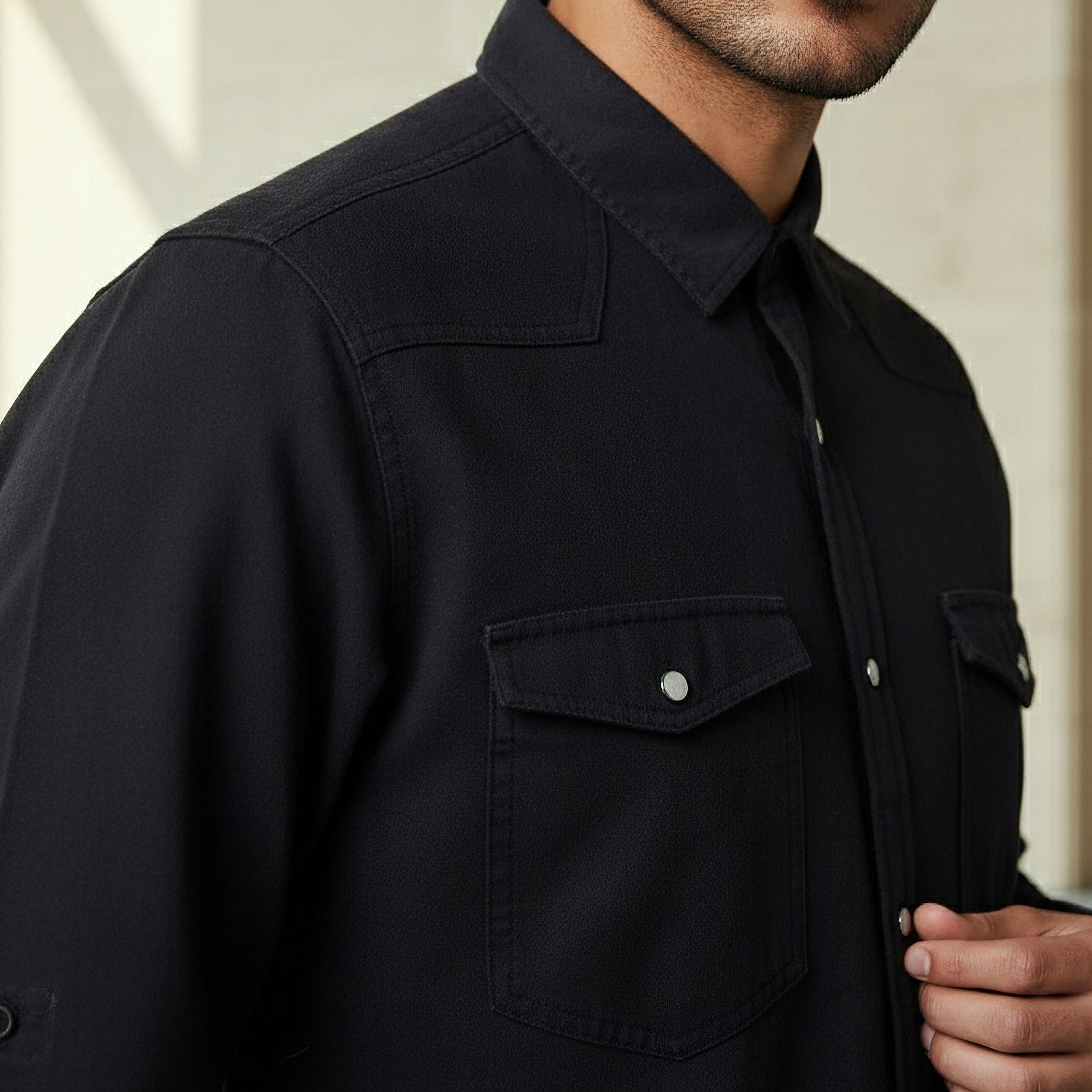 قميص دينم بقصة عادية وياقة وأكمام طويلة للرجال-men-clothing-shirts-image-2