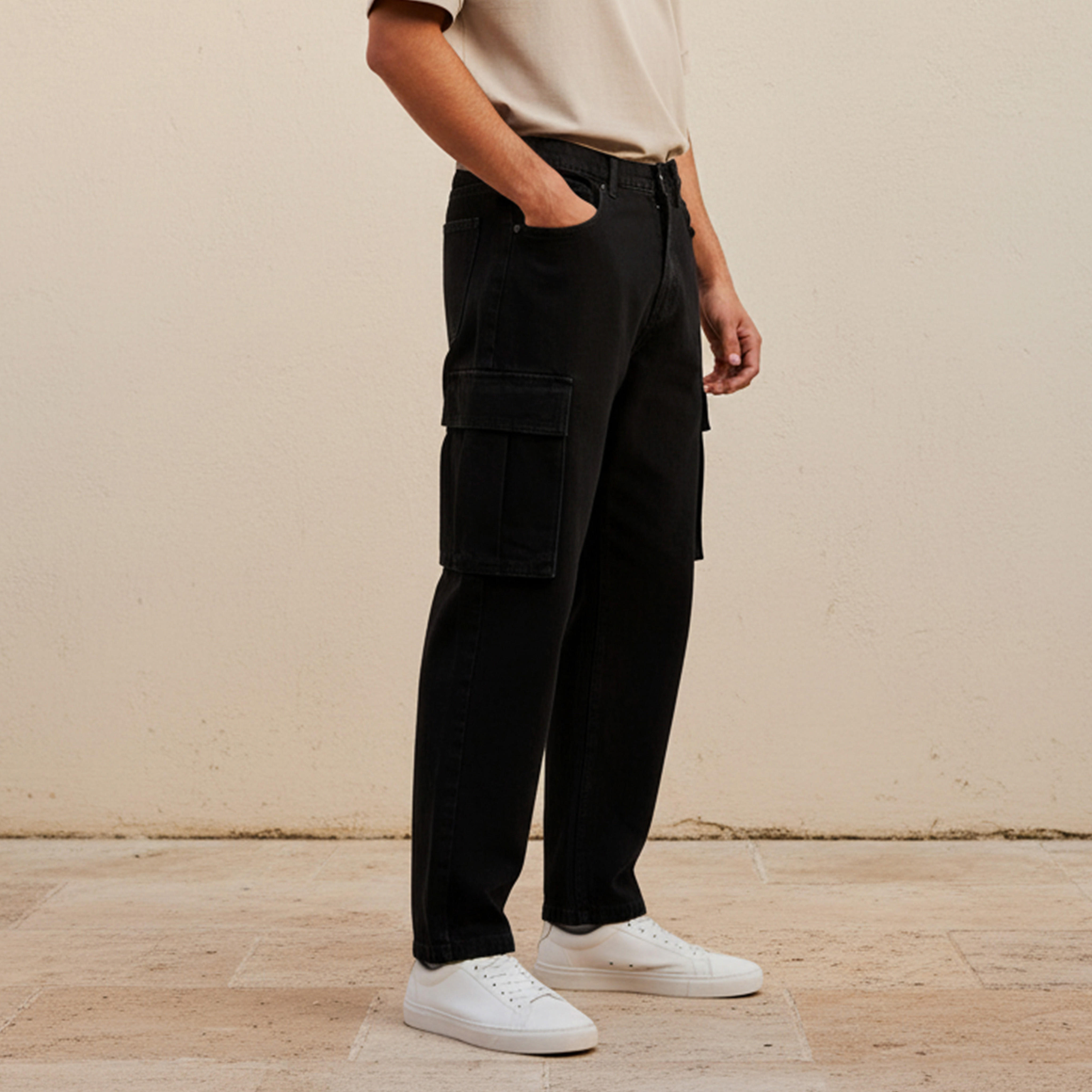 بنطلون جينز كارجو بخصر متوسط وقصة عادية للرجال-men-clothing-bottoms-jeans-image-1