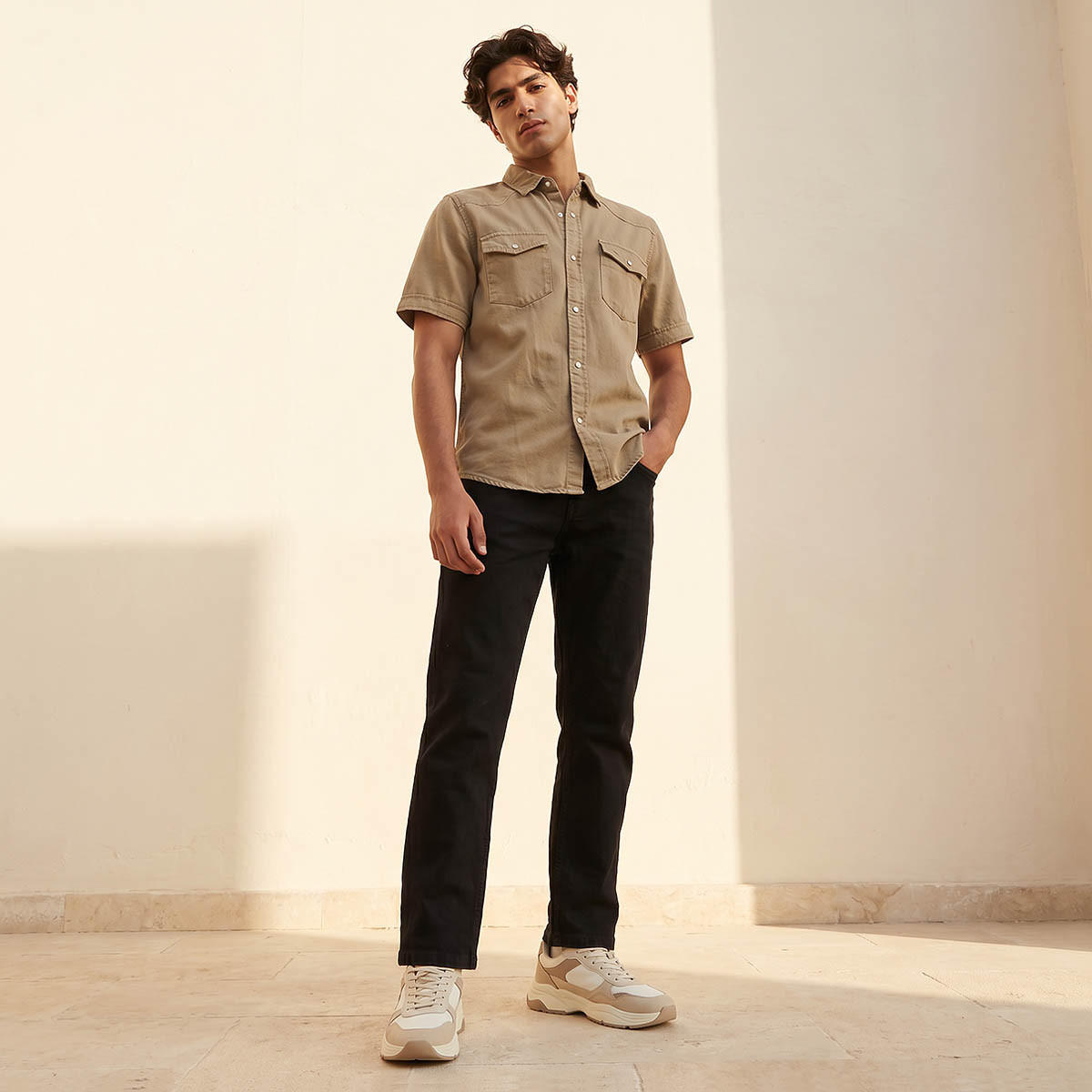 قميص رجالي بأكمام قصيرة وياقة عادية-men-clothing-shirts-image-3