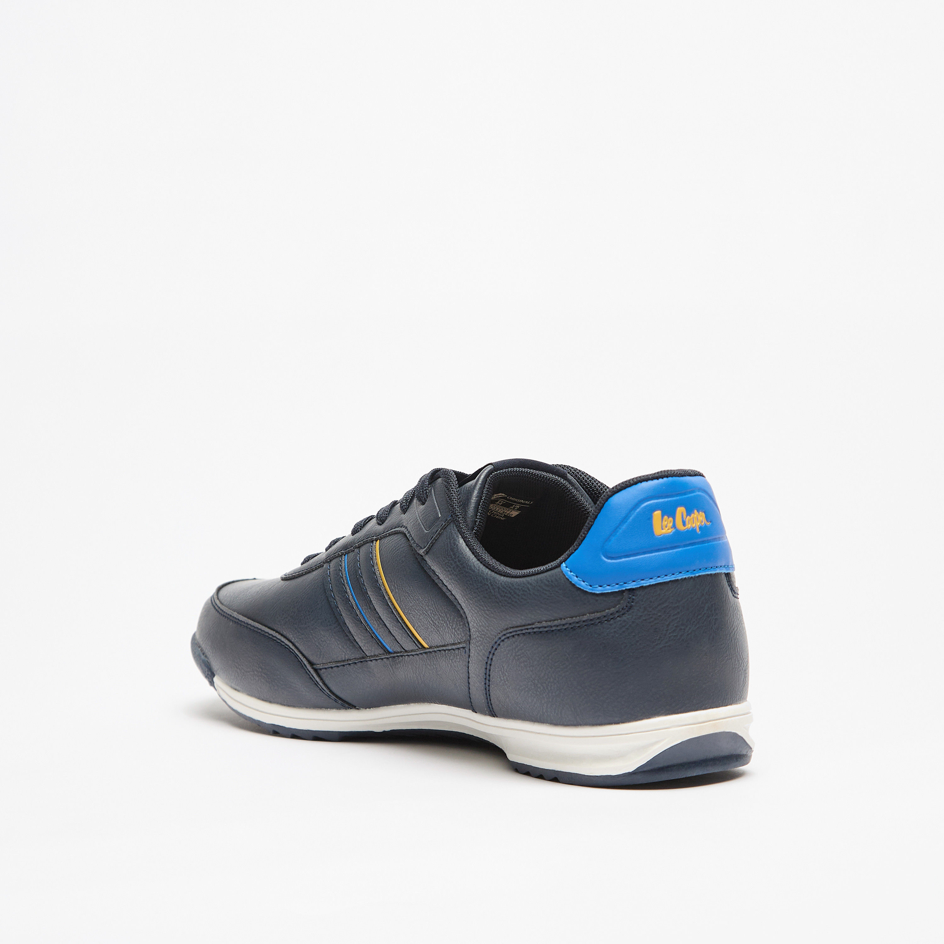 حذاء سنيكرز بتفاصيل شعار ورباط إغلاق للرجال من لي كوبر-men-shoes-sneakers-image-2