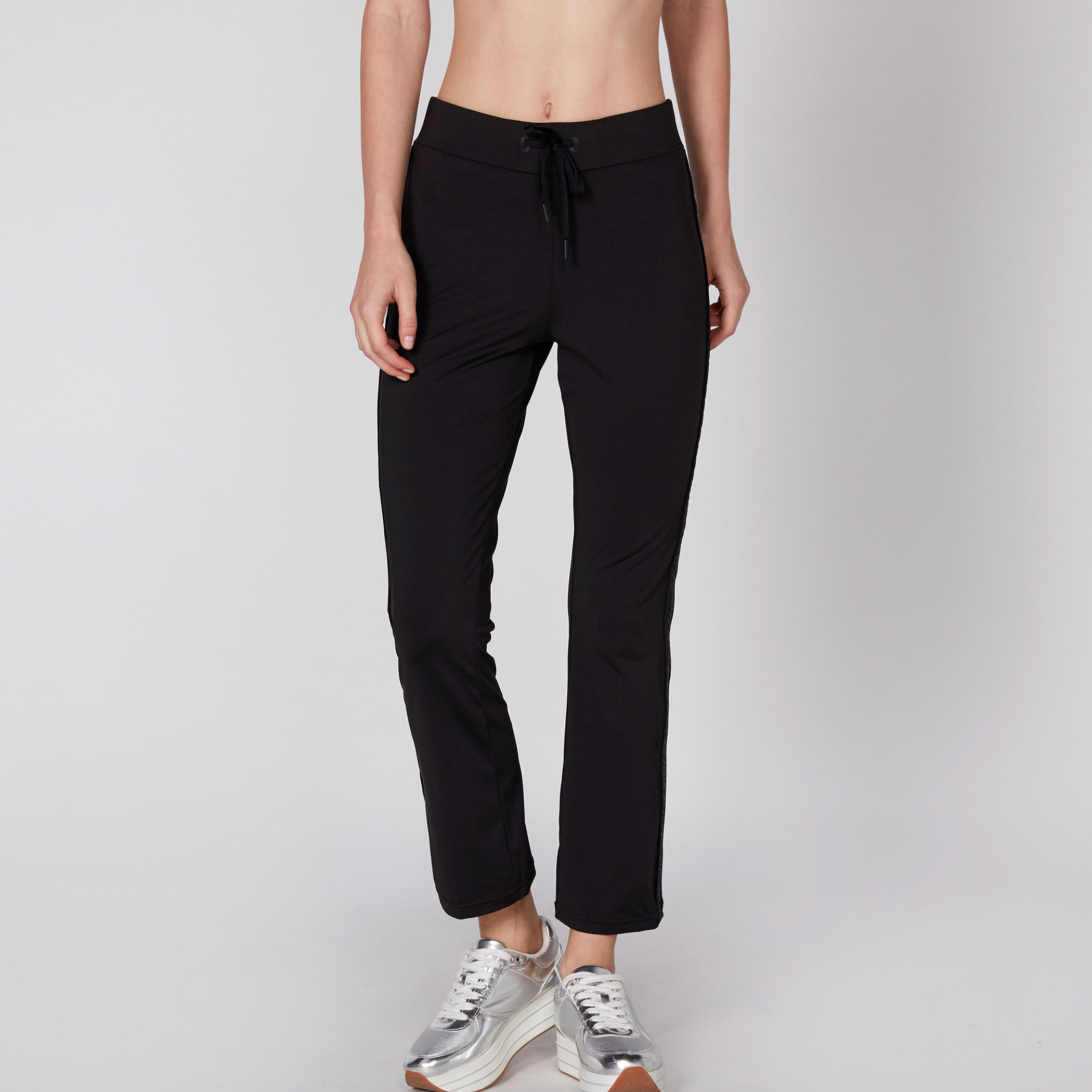 بنطال طويل بخصر مطّاطي من كابا-women-clothing-sportswearandactivewear-bottoms-image-1