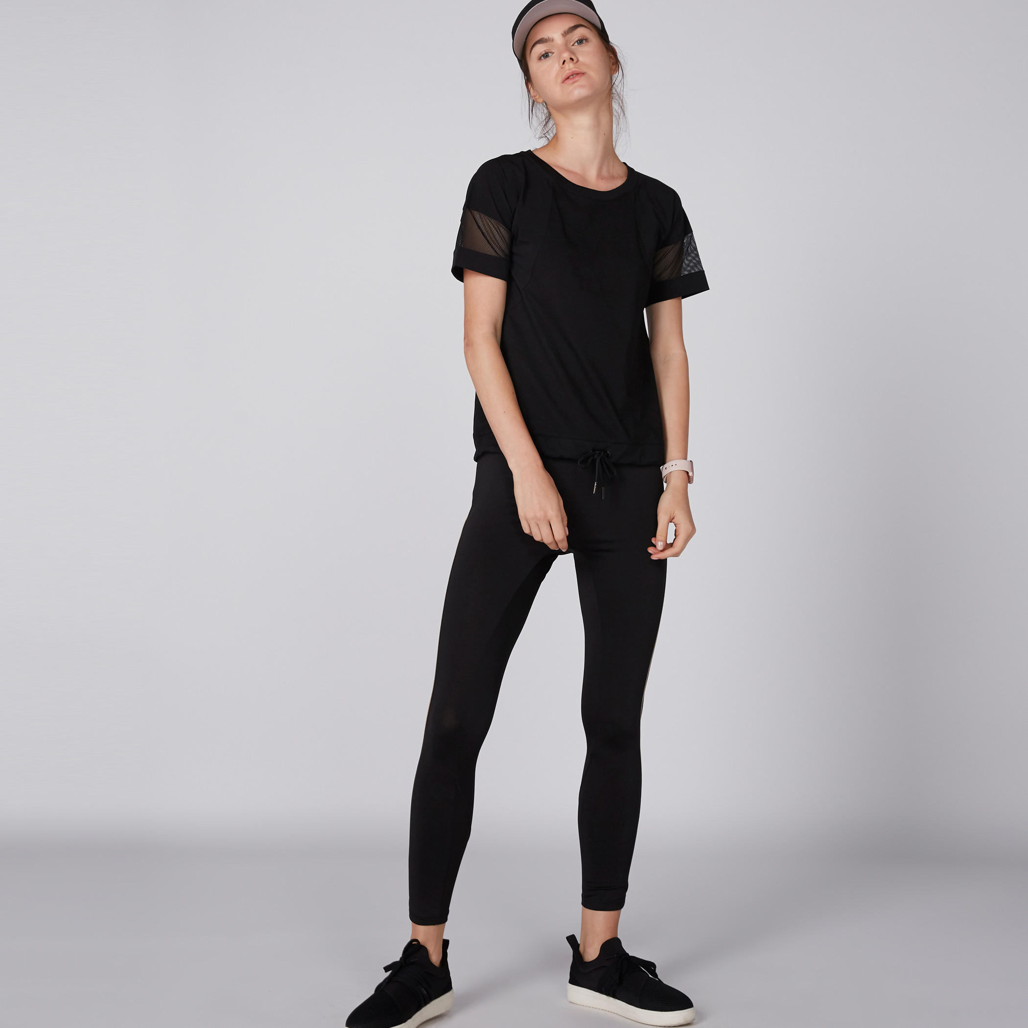 بلوزة شبكية بياقة مستديرة وأكمام قصيرة من كابا-women-clothing-sportswearandactivewear-tshirtsandvests-image-3