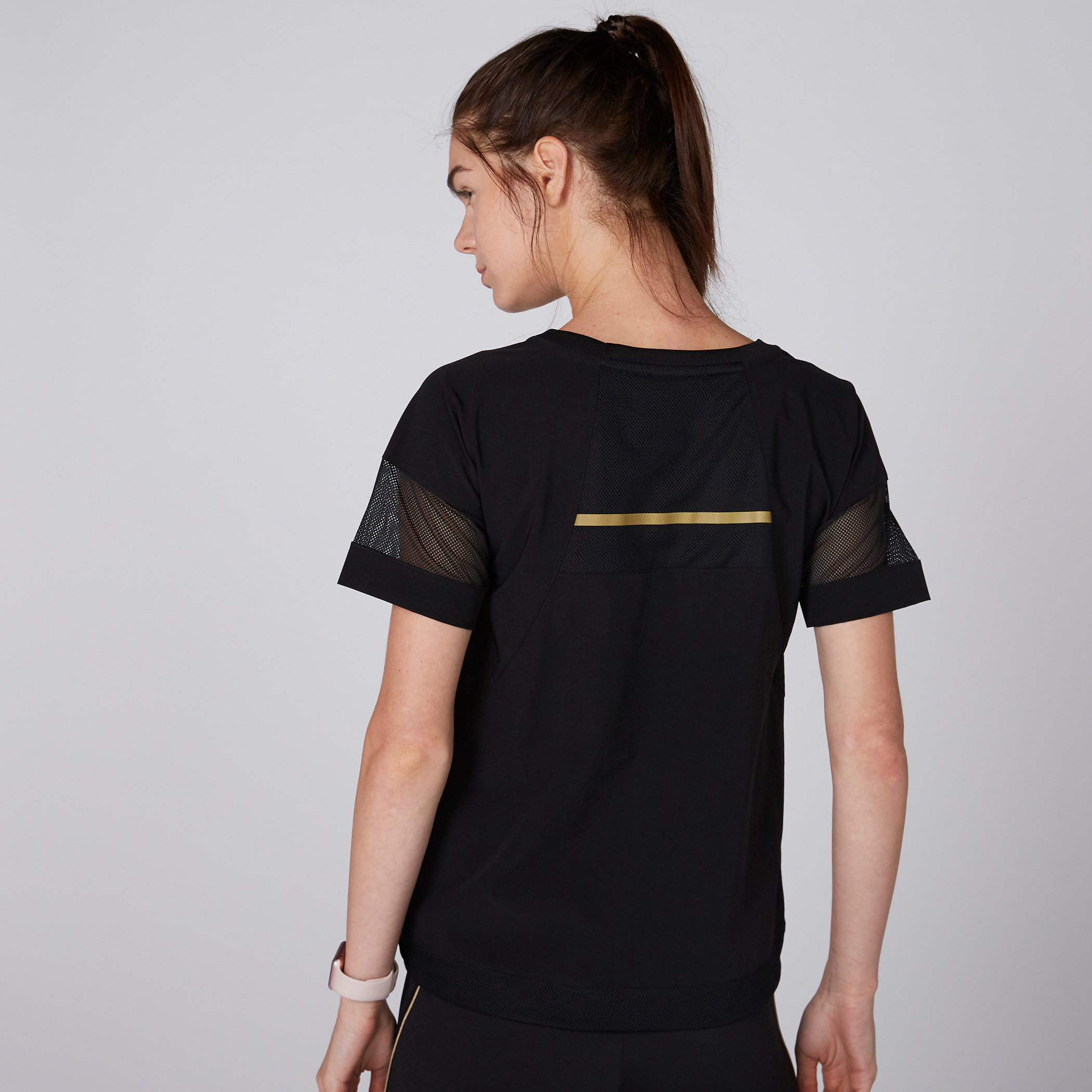بلوزة شبكية بياقة مستديرة وأكمام قصيرة من كابا-women-clothing-sportswearandactivewear-tshirtsandvests-image-4