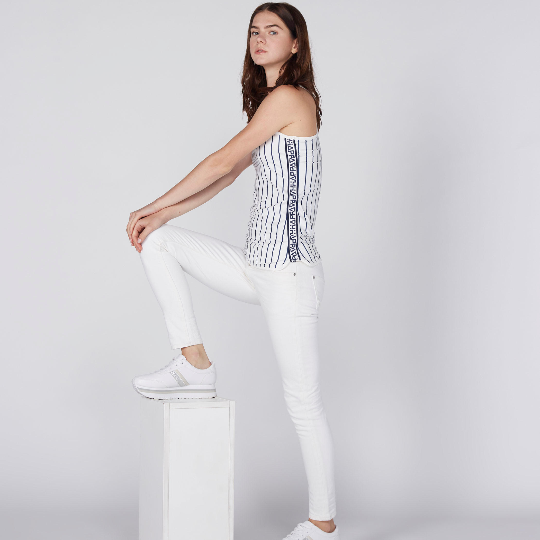 تيشيرت مقلّم دون أكمام بطبعات نصيّة-women-clothing-shirtsandblouses-blouses-image-2
