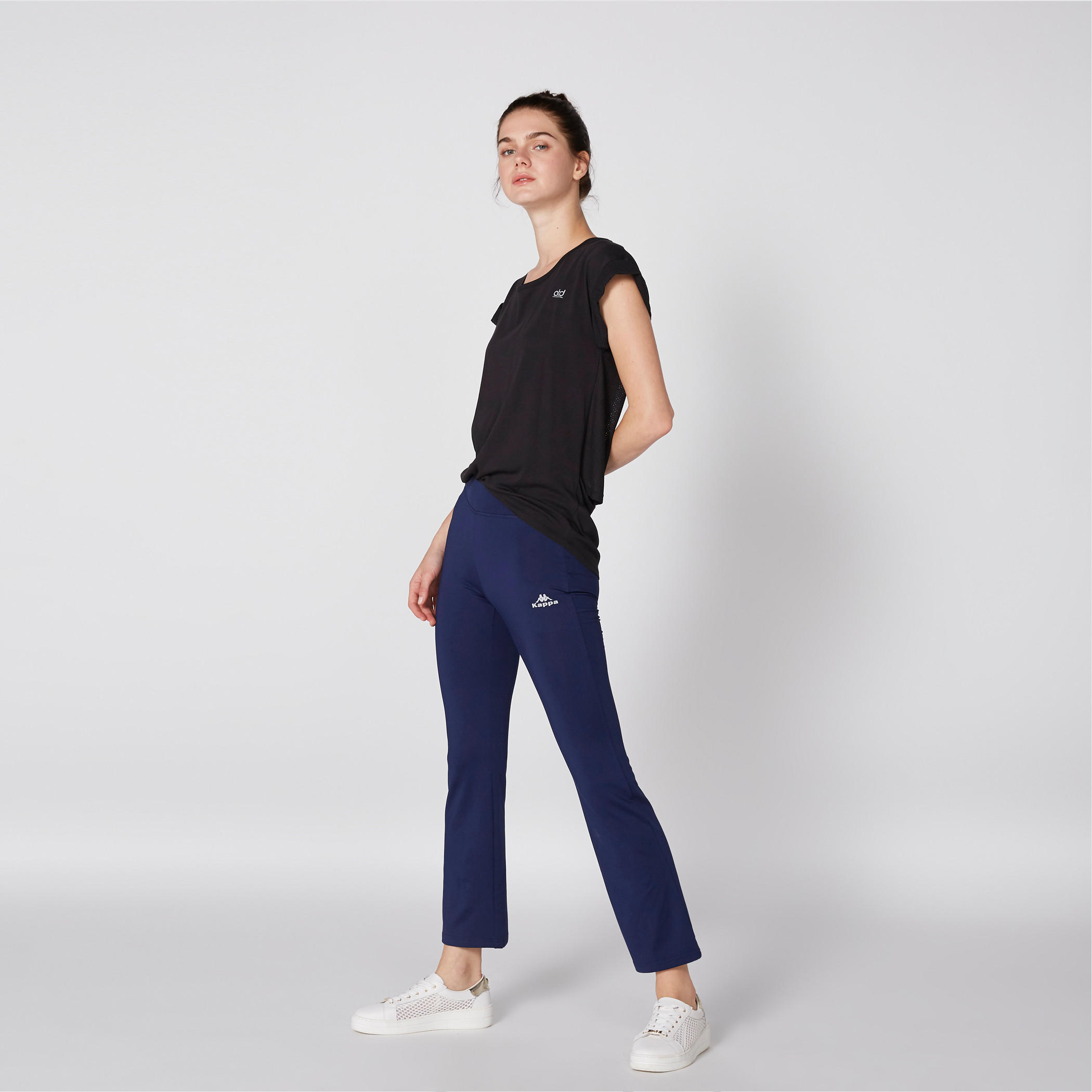 بنطال رياضي بخصر مطّاطي وجيوب من كابا-women-clothing-bottoms-trousers-image-2