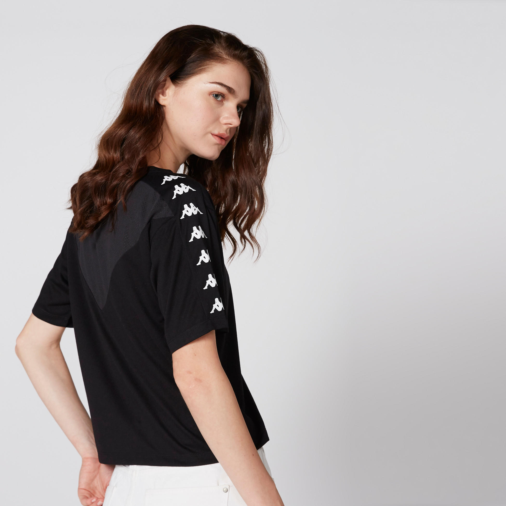 بلوزة قصيرة بياقة مستديرة من كابا-women-clothing-sportswearandactivewear-tshirtsandvests-image-4