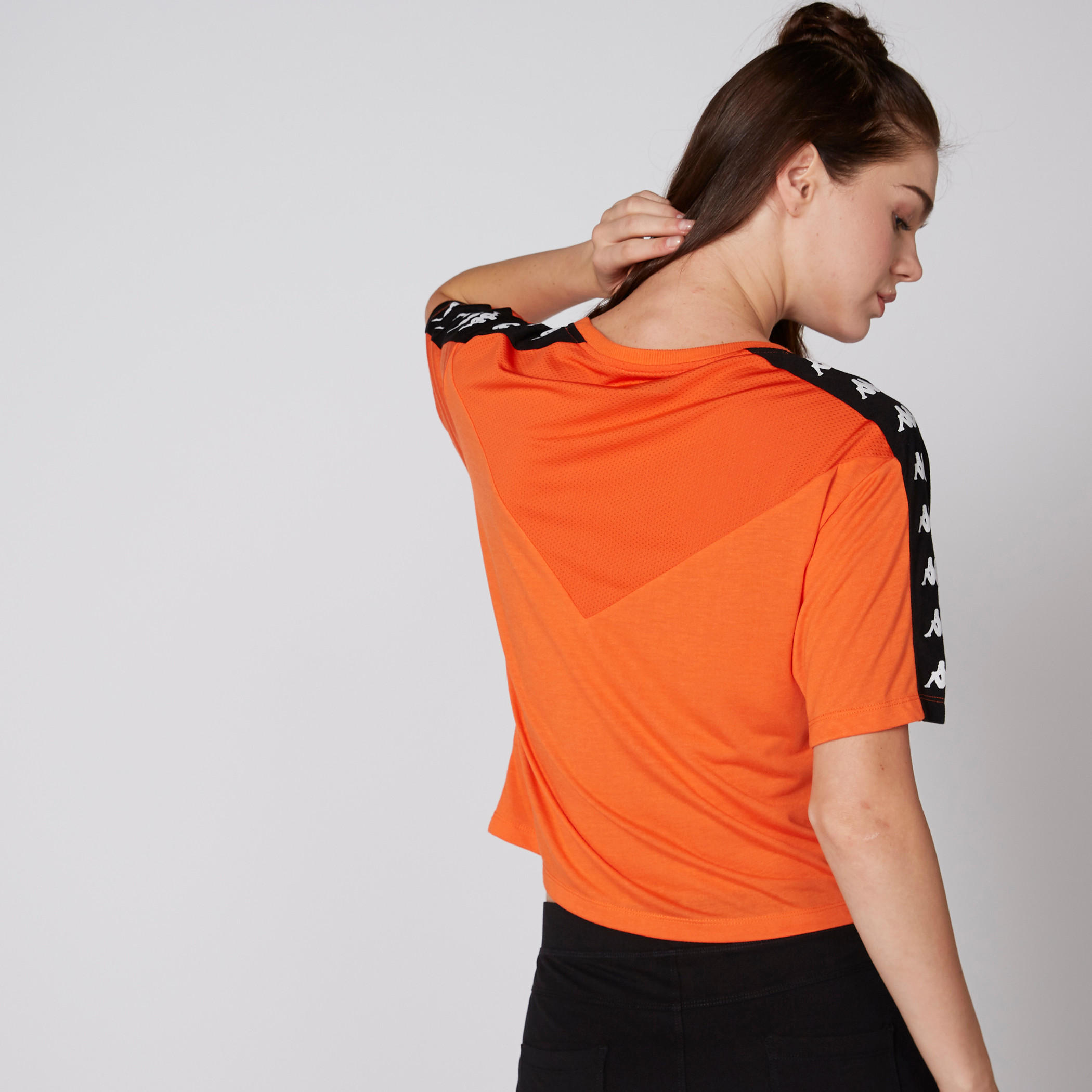 بلوزة بياقة مستديرة وأكمام قصيرة من كابا-women-clothing-sportswearandactivewear-tshirtsandvests-image-2