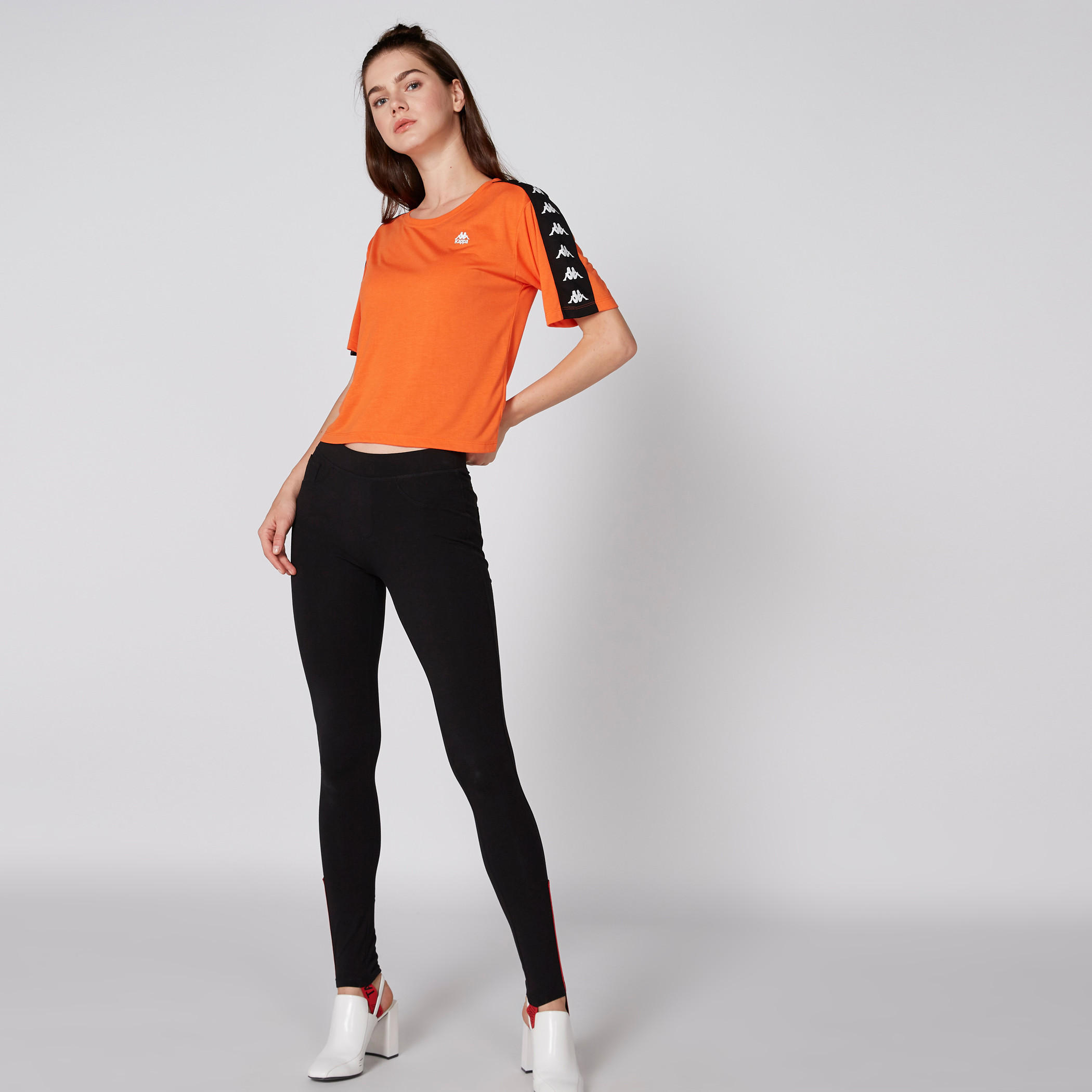 بلوزة بياقة مستديرة وأكمام قصيرة من كابا-women-clothing-sportswearandactivewear-tshirtsandvests-image-4