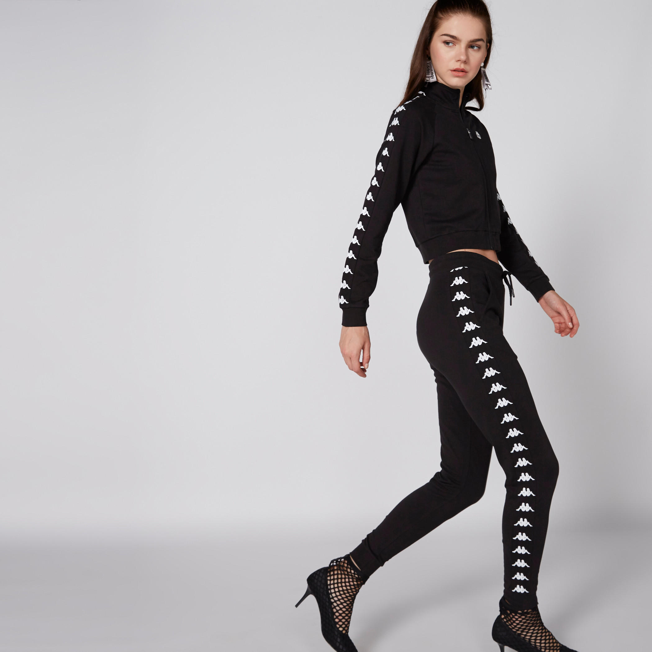 بنطال رياضي طويل بخصر مطاطي من كابا-women-clothing-bottoms-joggers-image-1