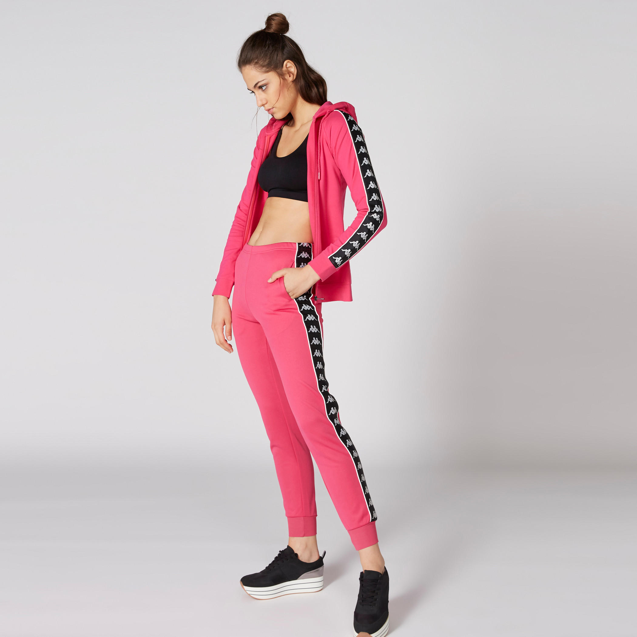 بنطال رياضي بخصر مطّاطي من كابا-women-clothing-bottoms-joggers-image-1