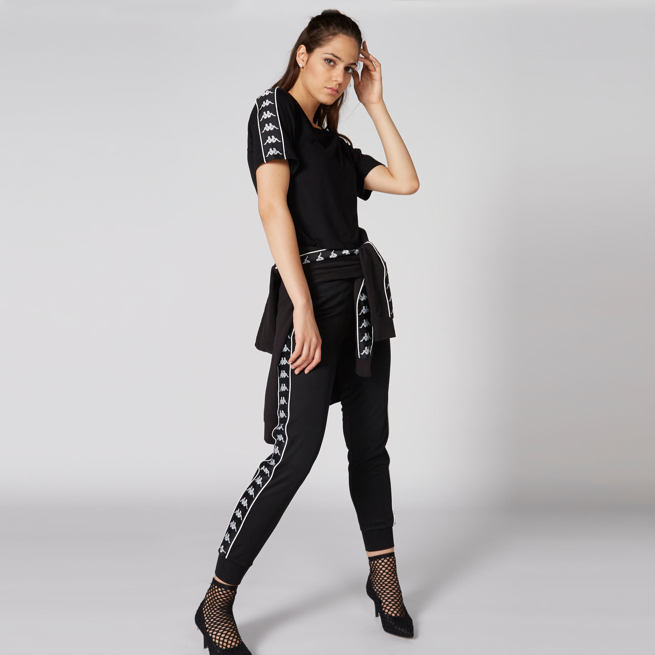 تيشيرت بياقة مستديرة وأكمام قصيرة من كابا-women-clothing-sportswearandactivewear-tshirtsandvests-image-1