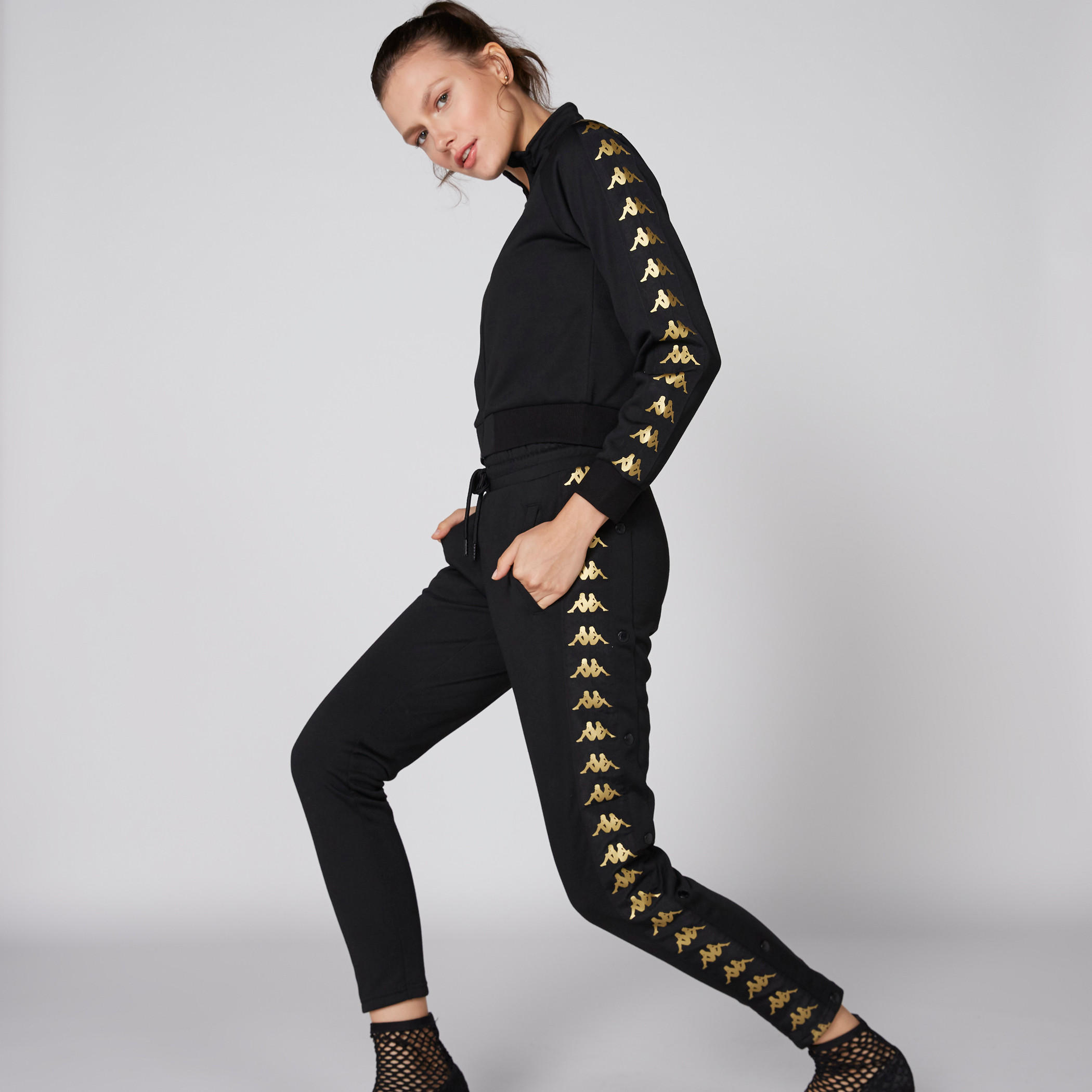 جاكيت بأكمام طويلة وسحّاب للإغلاق من كابا-women-clothing-sportswearandactivewear-coatsandjackets-jackets-image-1