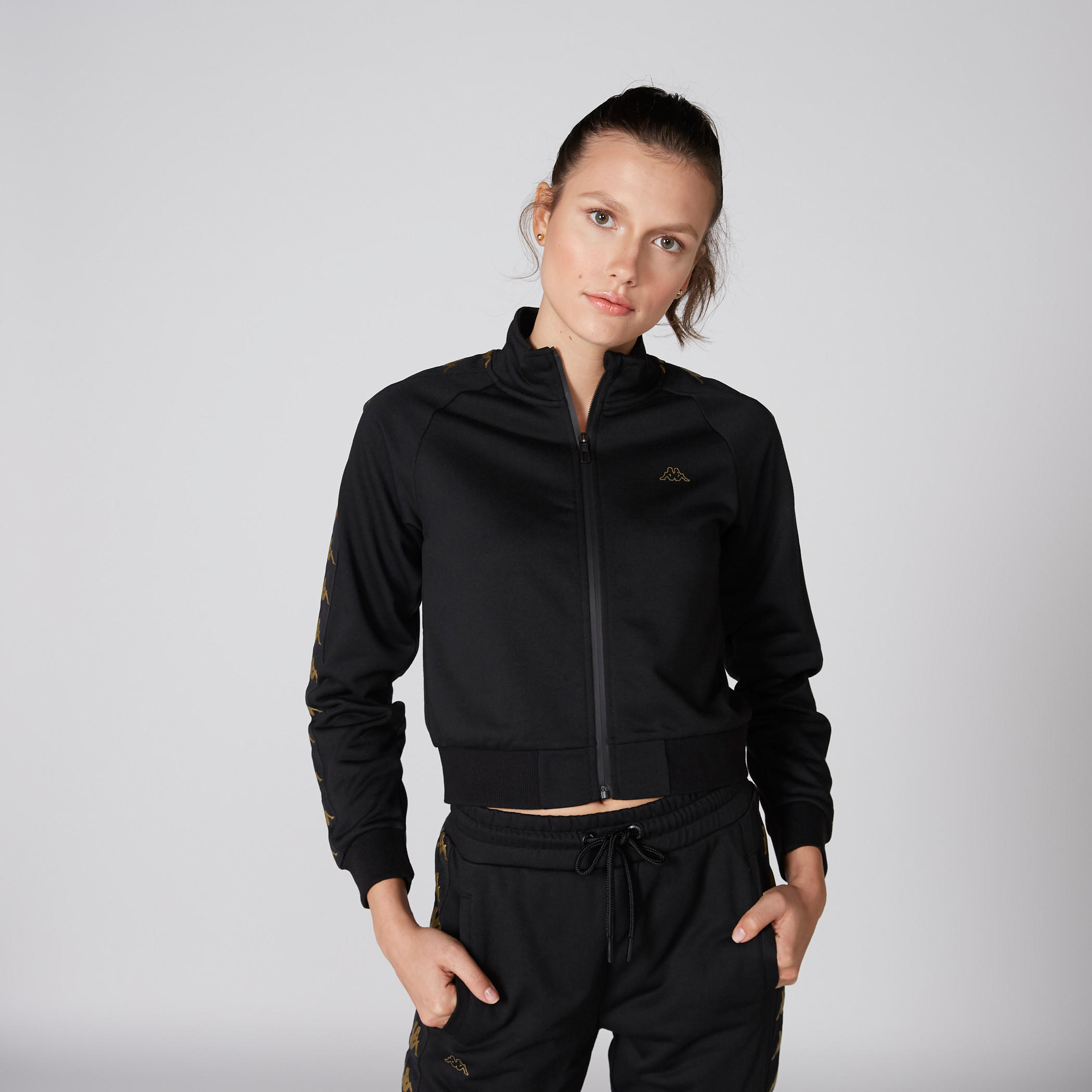 جاكيت بأكمام طويلة وسحّاب للإغلاق من كابا-women-clothing-sportswearandactivewear-coatsandjackets-jackets-image-3