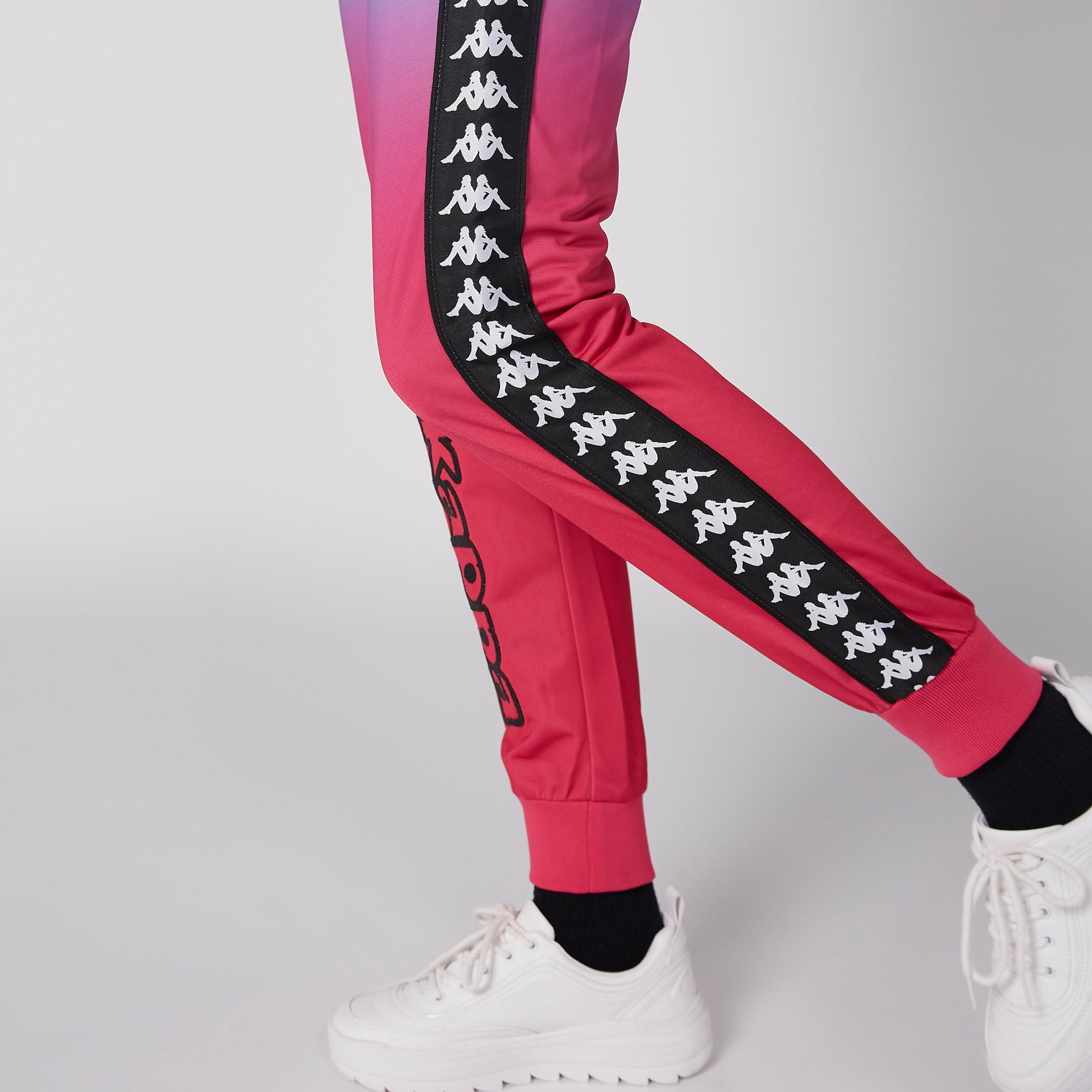 بنطال رياضي بخصر مطّاطي وطبعات من كابا-women-clothing-sportswearandactivewear-bottoms-image-4