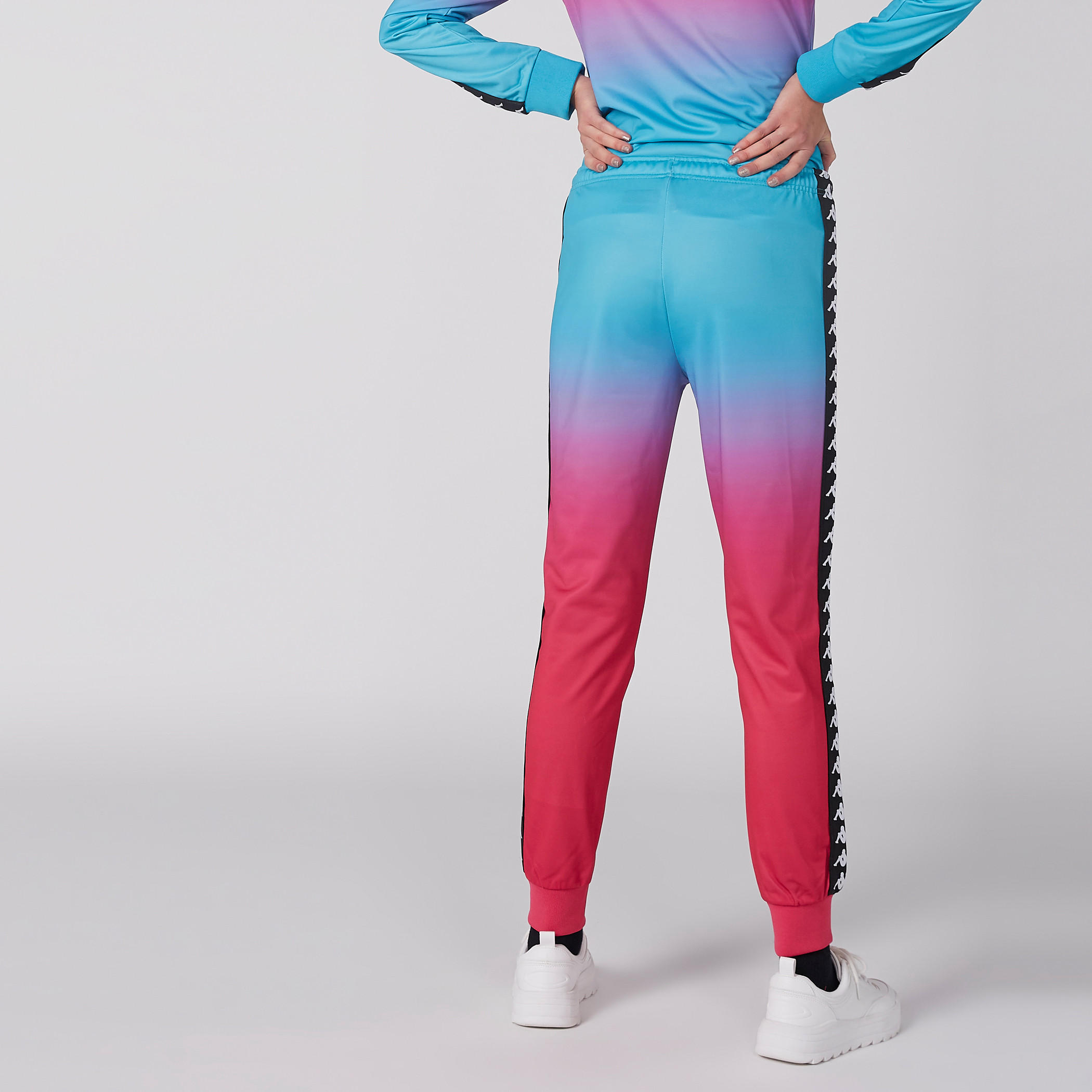 بنطال رياضي بخصر مطّاطي وطبعات من كابا-women-clothing-sportswearandactivewear-bottoms-image-6