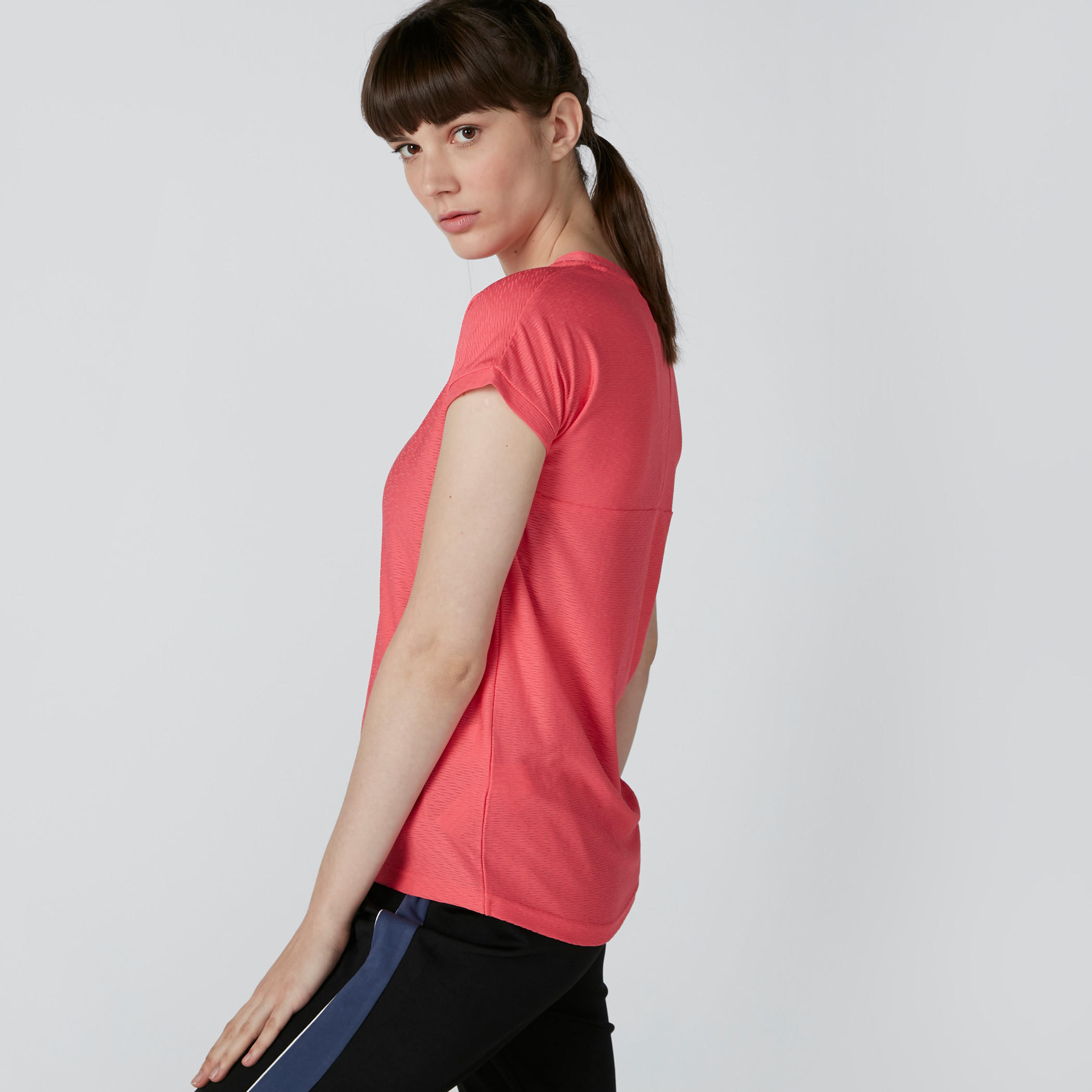 تيشيرت بياقة مستديرة وأكمام قصيرة من كابا-women-clothing-sportswearandactivewear-tshirtsandvests-image-4