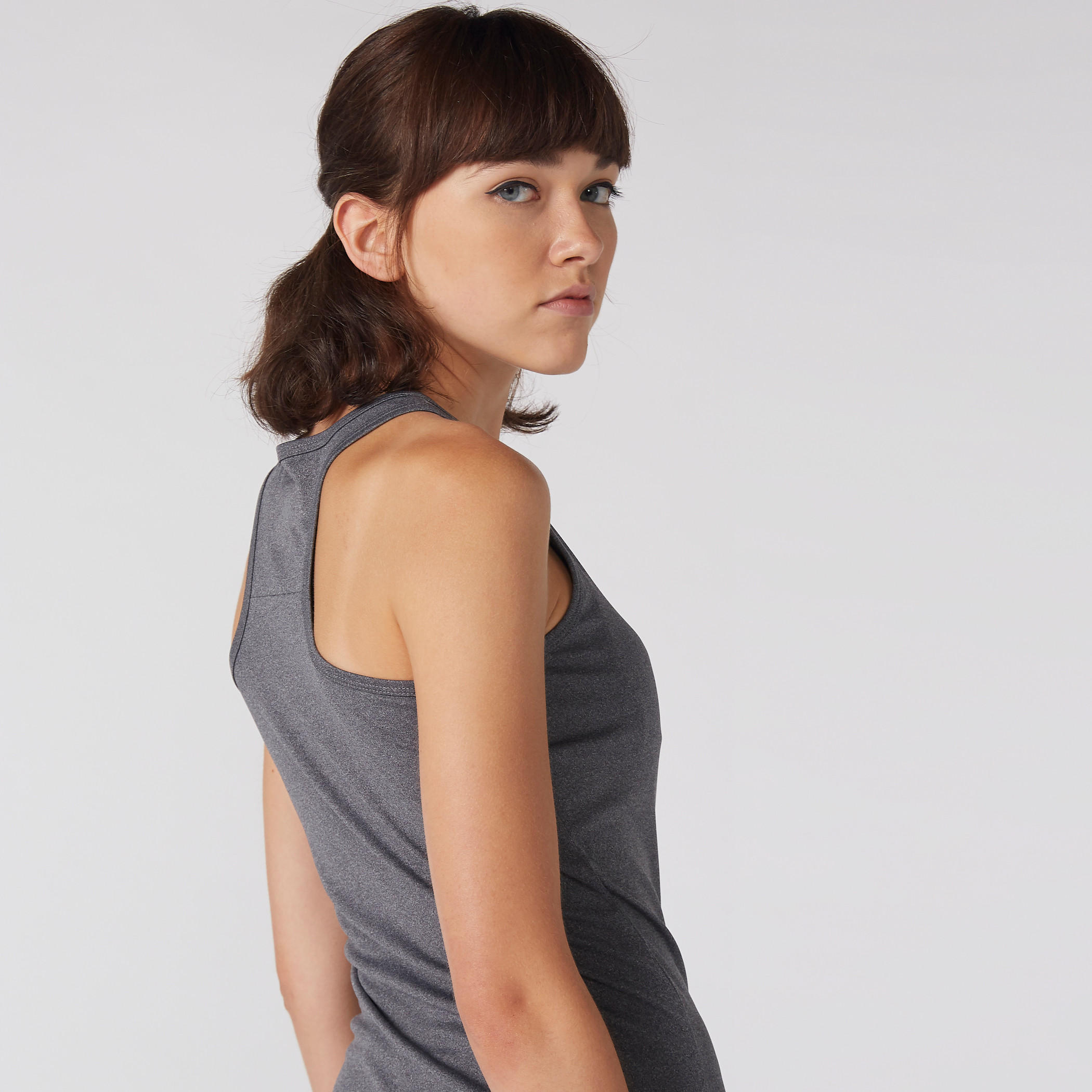 فيست دون أكمام بظهر ريسر من كابا-women-clothing-sportswearandactivewear-tshirtsandvests-image-5
