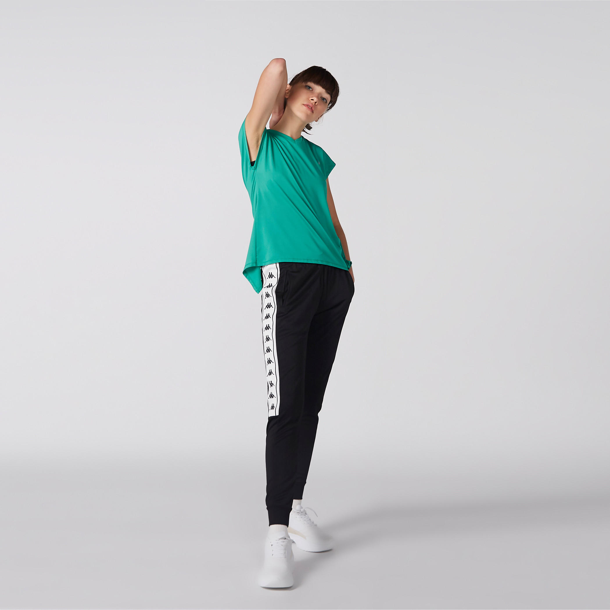 بلوزة بأكمام متصلة وياقة V وظهر متقاطع من كابا-women-clothing-sportswearandactivewear-tshirtsandvests-image-4