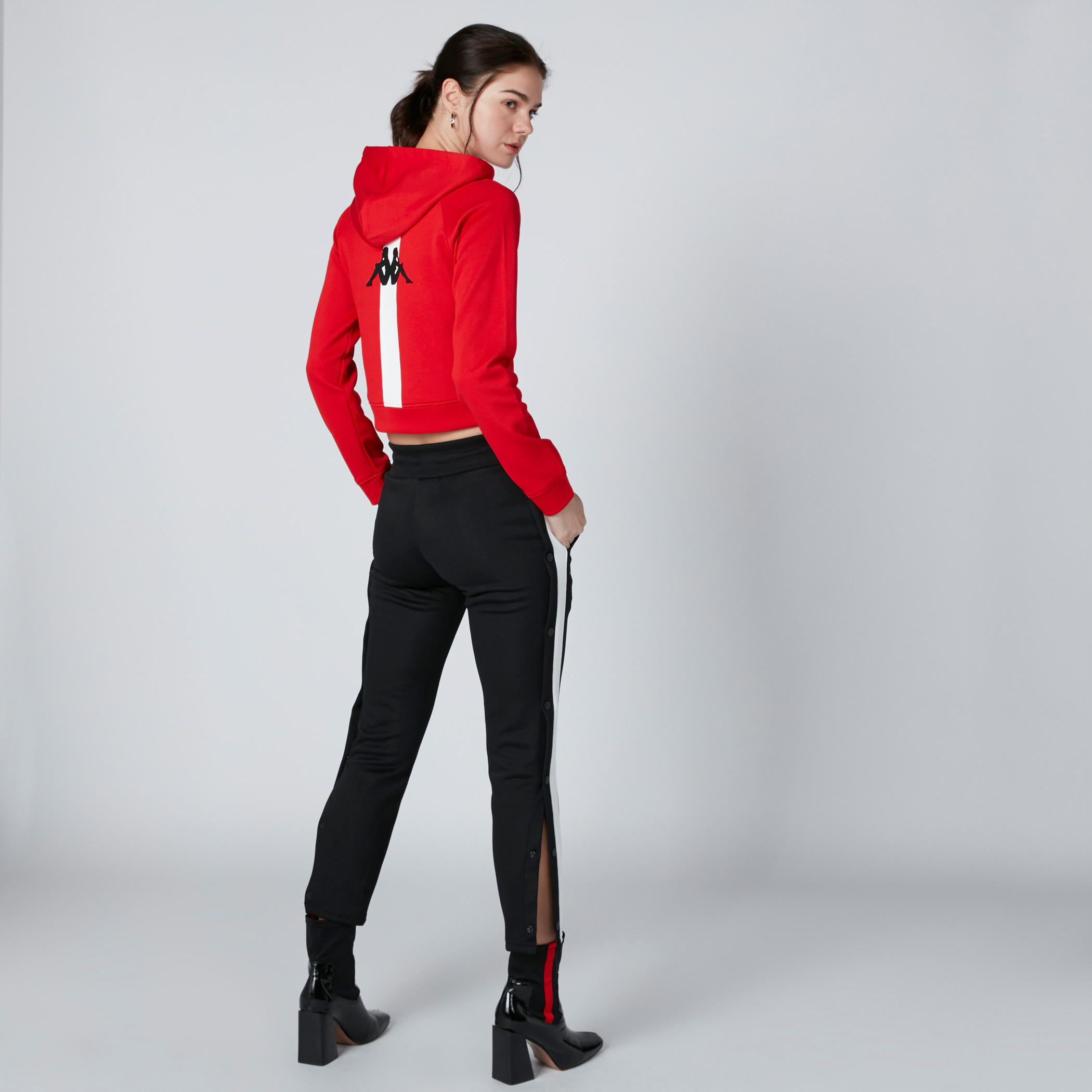 سويت شيرت قصير من كابا-women-clothing-sportswearandactivewear-hoodiesandsweatshirts-image-2