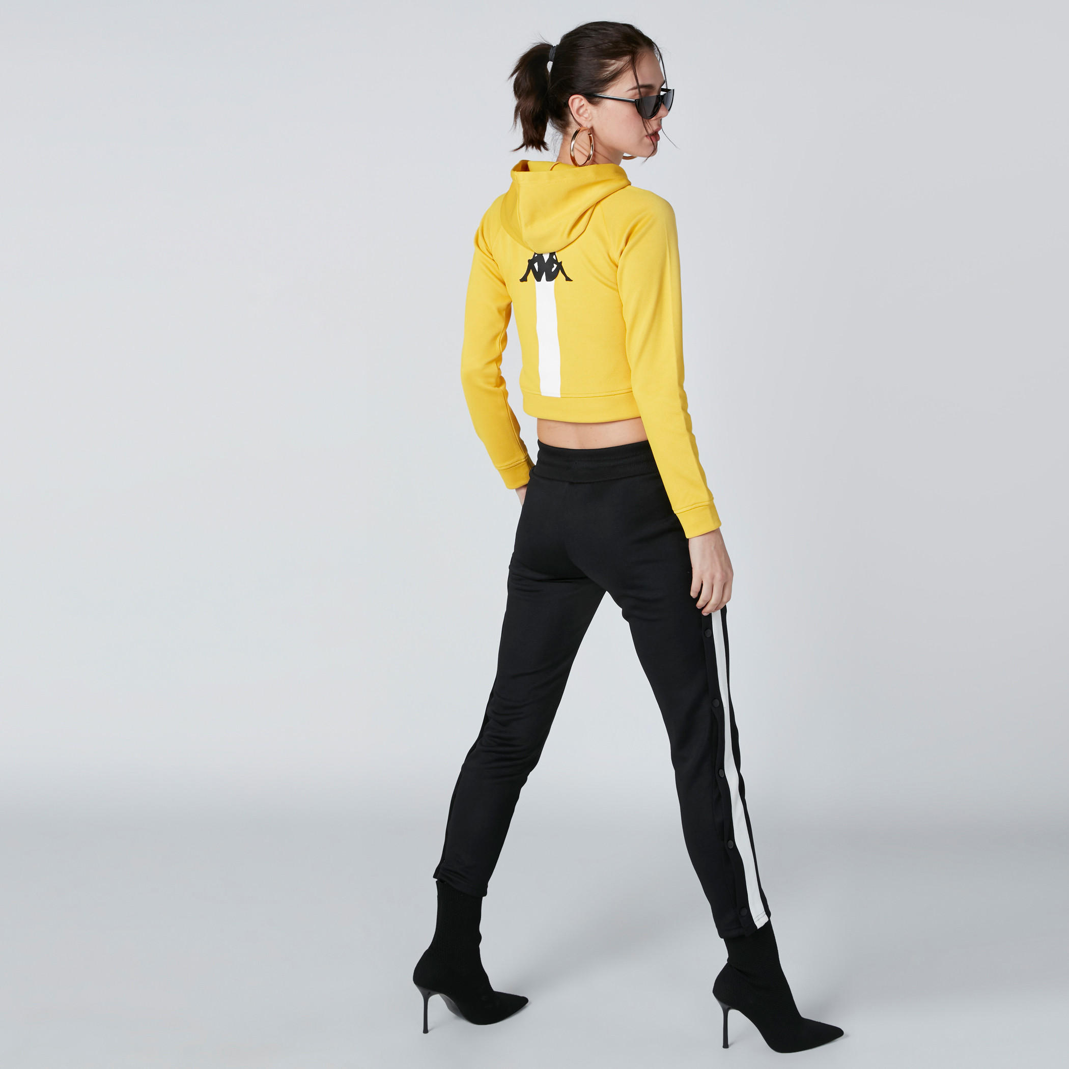 سويت شيرت قصير من كابا-women-clothing-sportswearandactivewear-hoodiesandsweatshirts-image-4