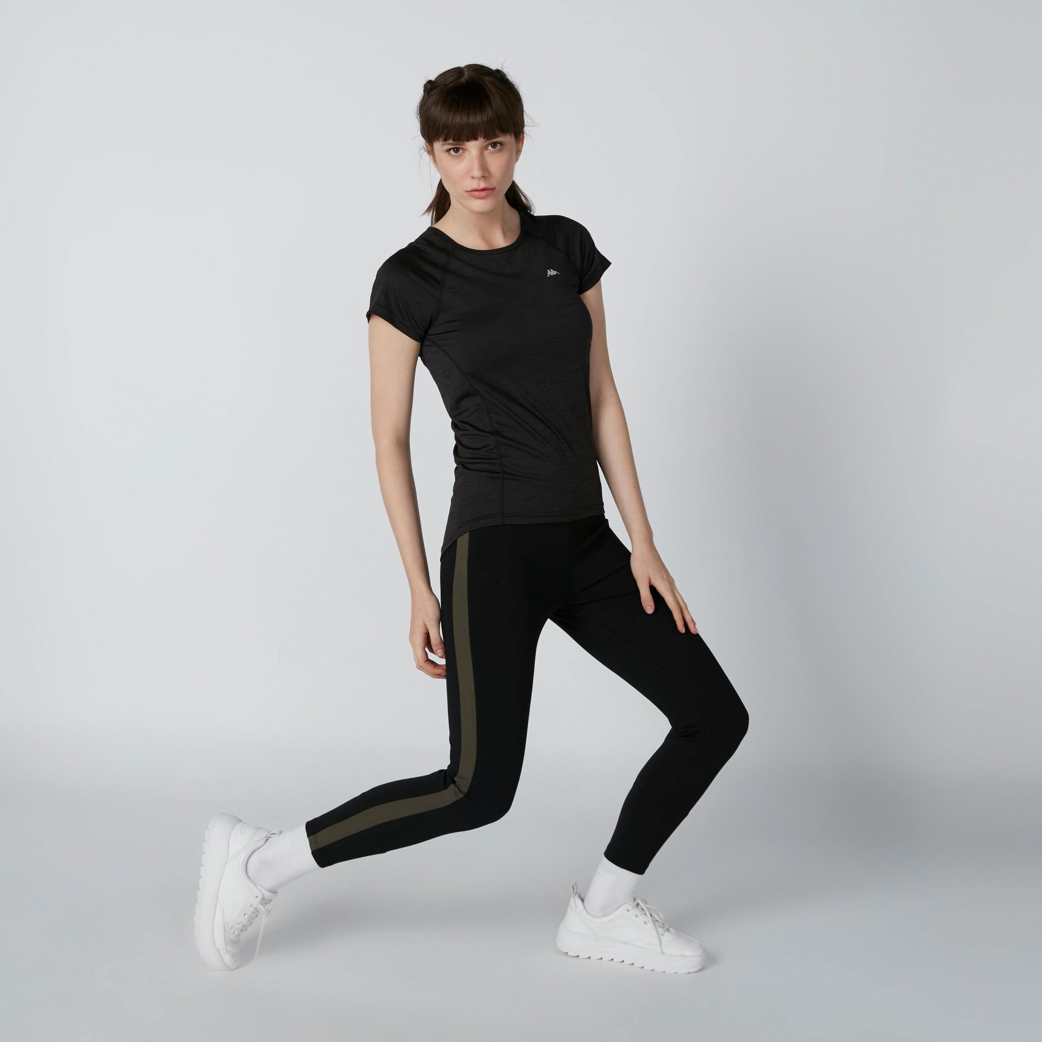 تيشيرت بياقة مستديرة وأكمام مغايرة من كابا-women-clothing-sportswearandactivewear-tshirtsandvests-image-1