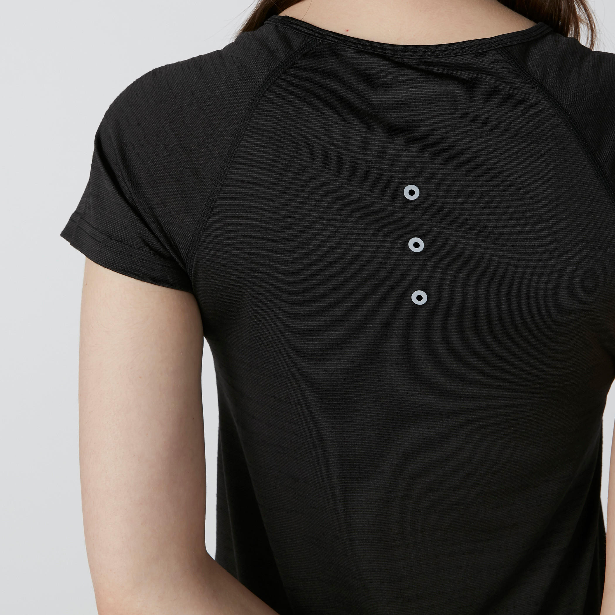 تيشيرت بياقة مستديرة وأكمام مغايرة من كابا-women-clothing-sportswearandactivewear-tshirtsandvests-image-5
