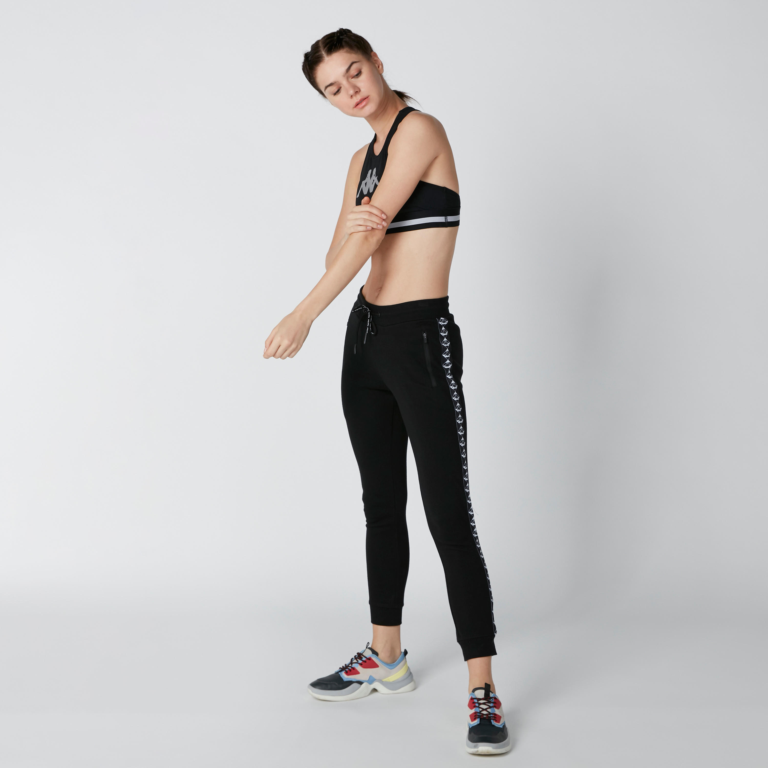 بنطال رياضي بسحّاب وشريطة بطبعات من كابا-women-clothing-sportswearandactivewear-bottoms-image-2