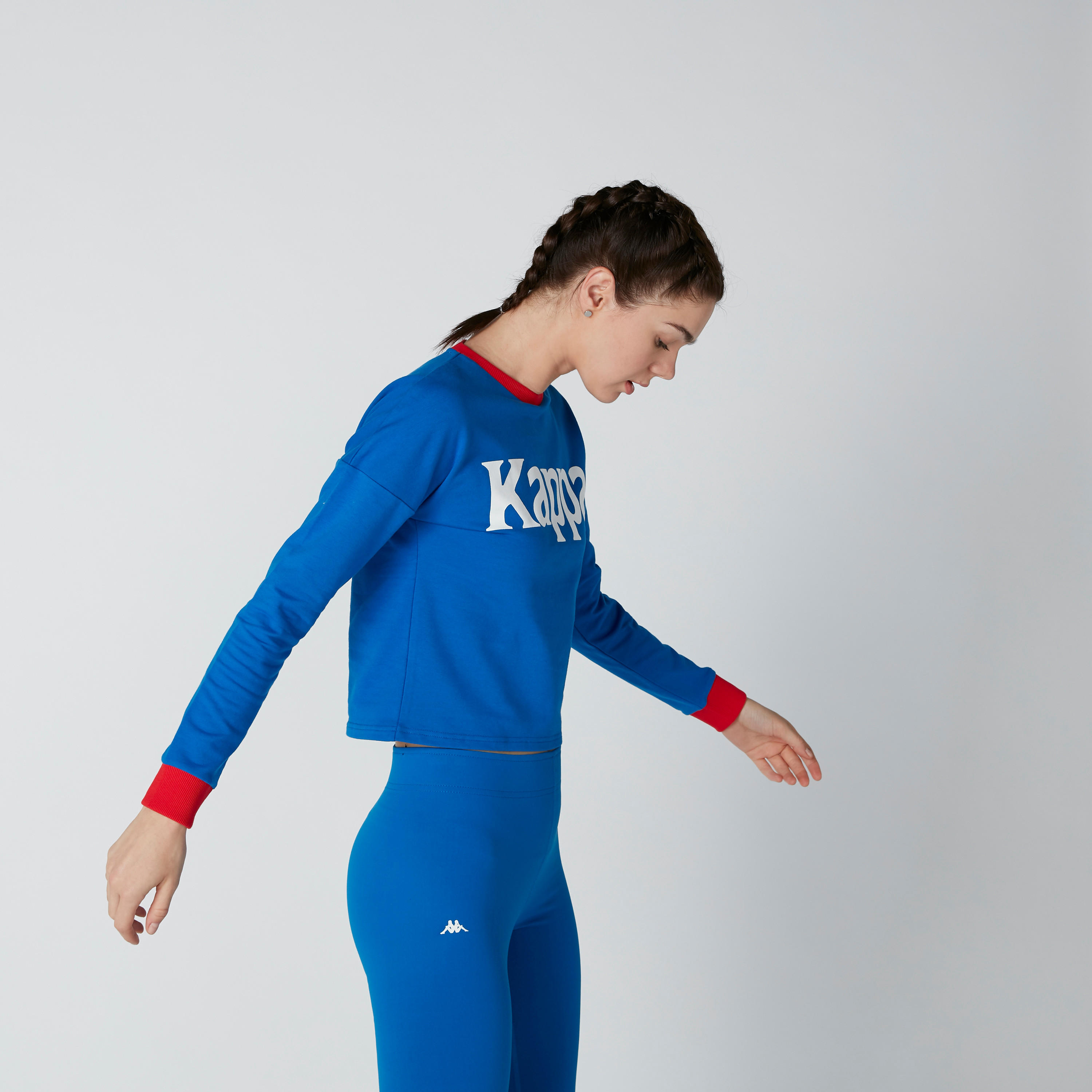 سويت شيرت بأكمام طويلة وطبعات من كابا-women-clothing-sportswearandactivewear-hoodiesandsweatshirts-image-4