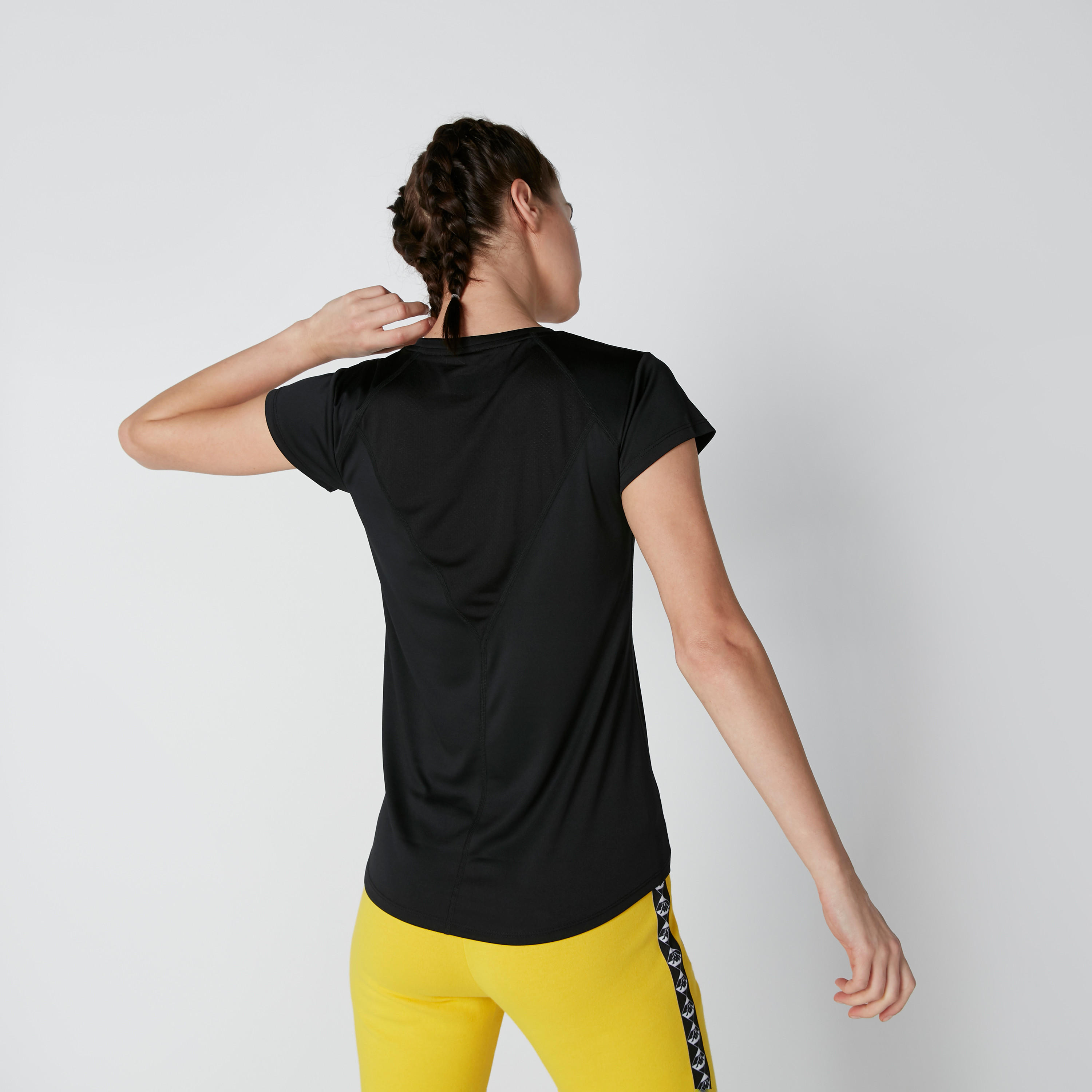 تيشيرت مستدام بياقة V وأكمام قصيرة من كابا-women-clothing-sportswearandactivewear-tshirtsandvests-image-3