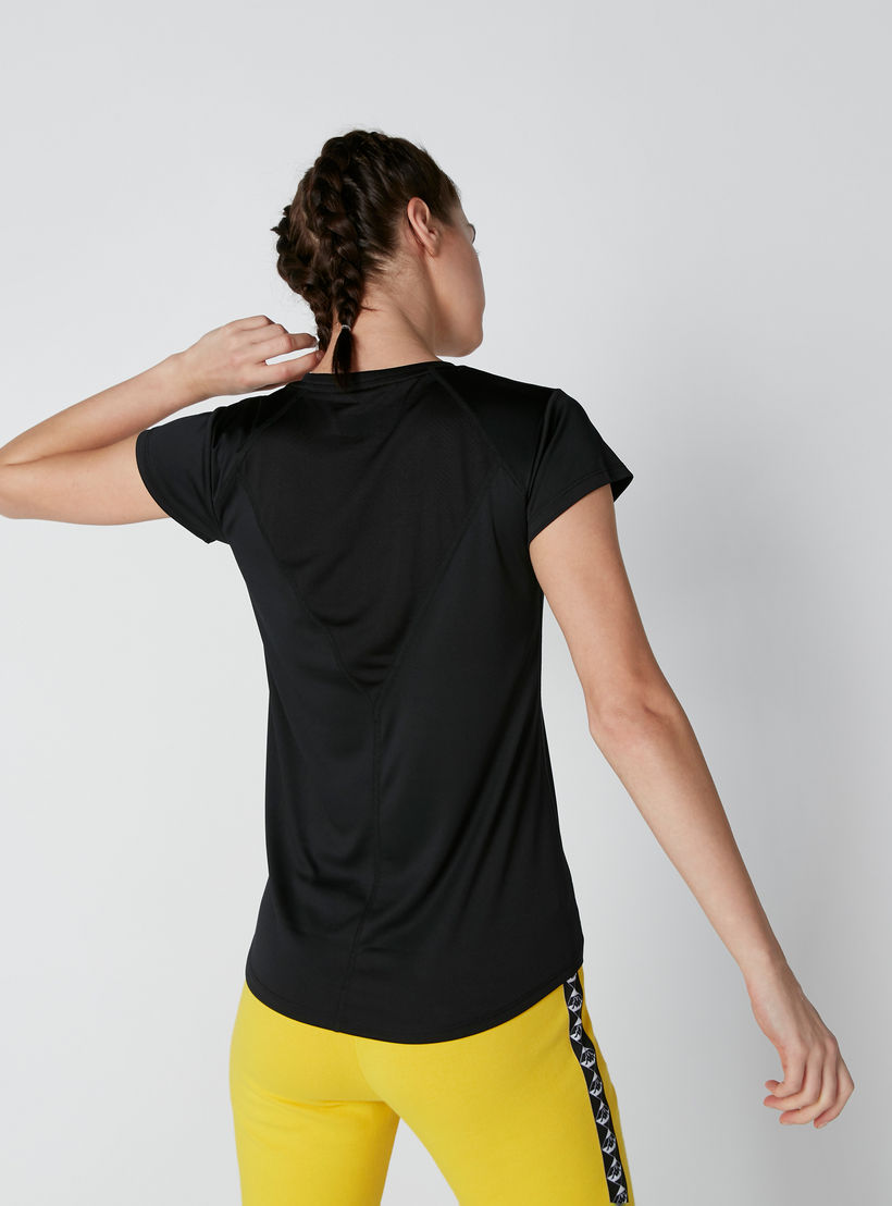 تيشيرت مستدام بياقة V وأكمام قصيرة من كابا-women-clothing-sportswearandactivewear-tshirtsandvests-image-3