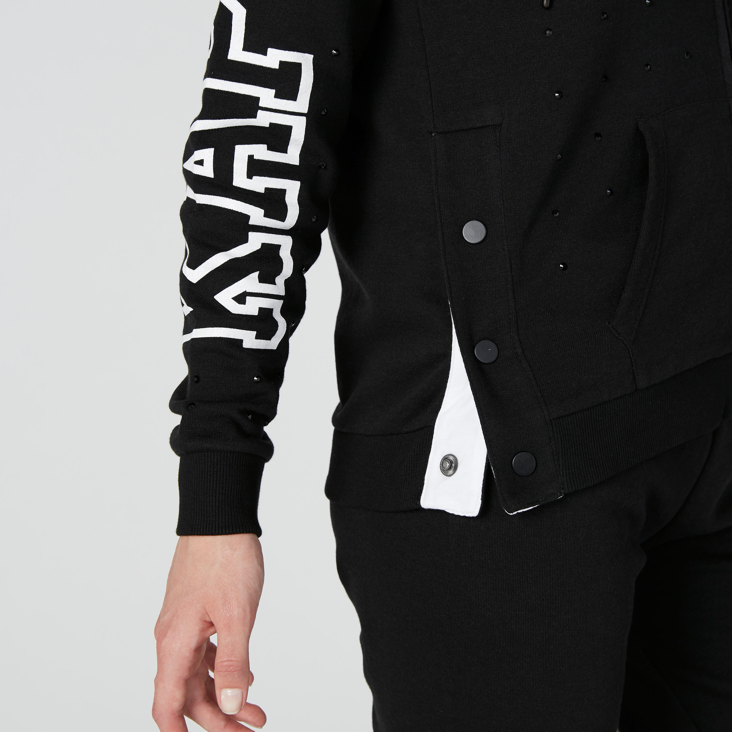 جاكيت بأكمام طويلة وسحّاب إغلاق وطبعات من كابا-women-clothing-sportswearandactivewear-coatsandjackets-jackets-image-3