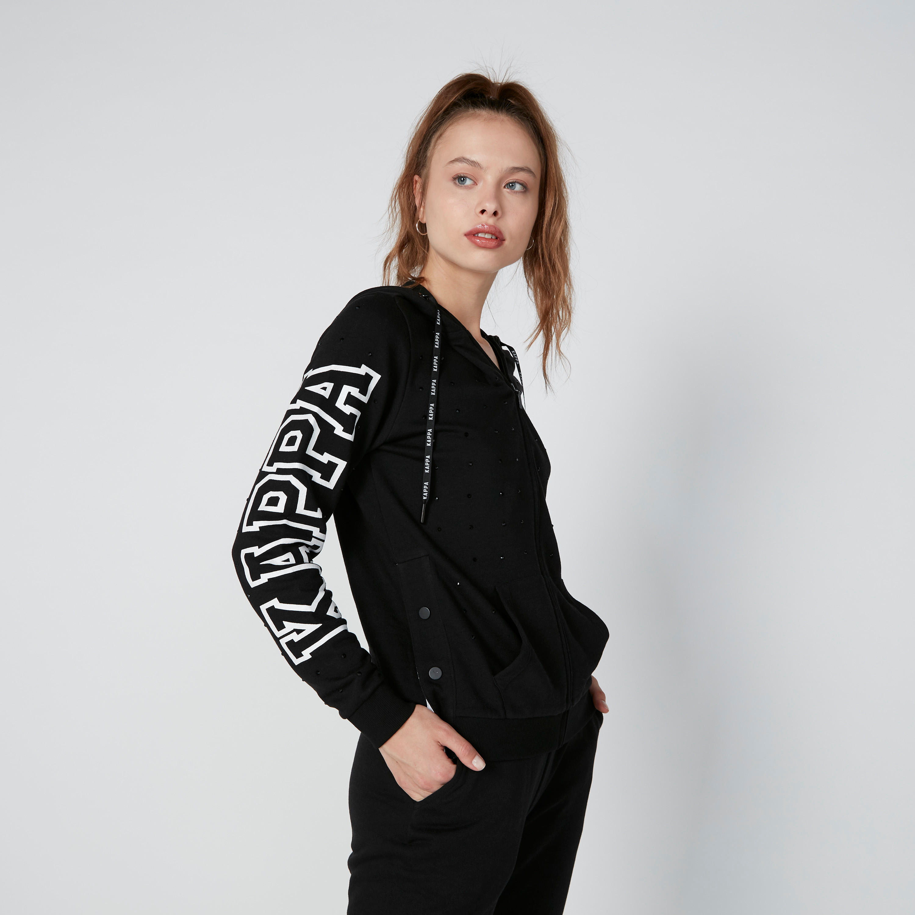 جاكيت بأكمام طويلة وسحّاب إغلاق وطبعات من كابا-women-clothing-sportswearandactivewear-coatsandjackets-jackets-image-4