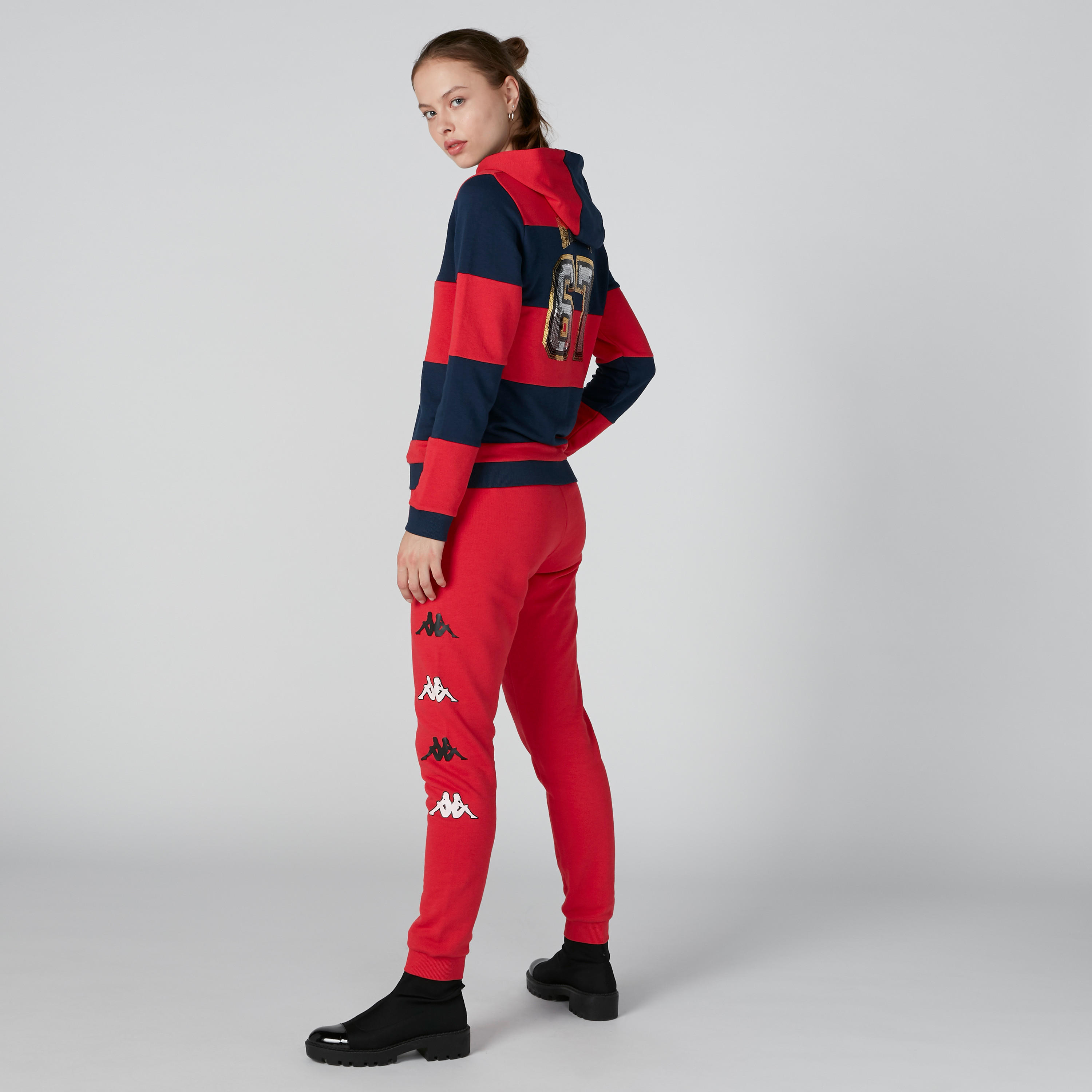 جاكيت مقلّم بسحّاب إغلاق وتفاصيل ترتر من كابا-women-clothing-sportswearandactivewear-coatsandjackets-jackets-image-2