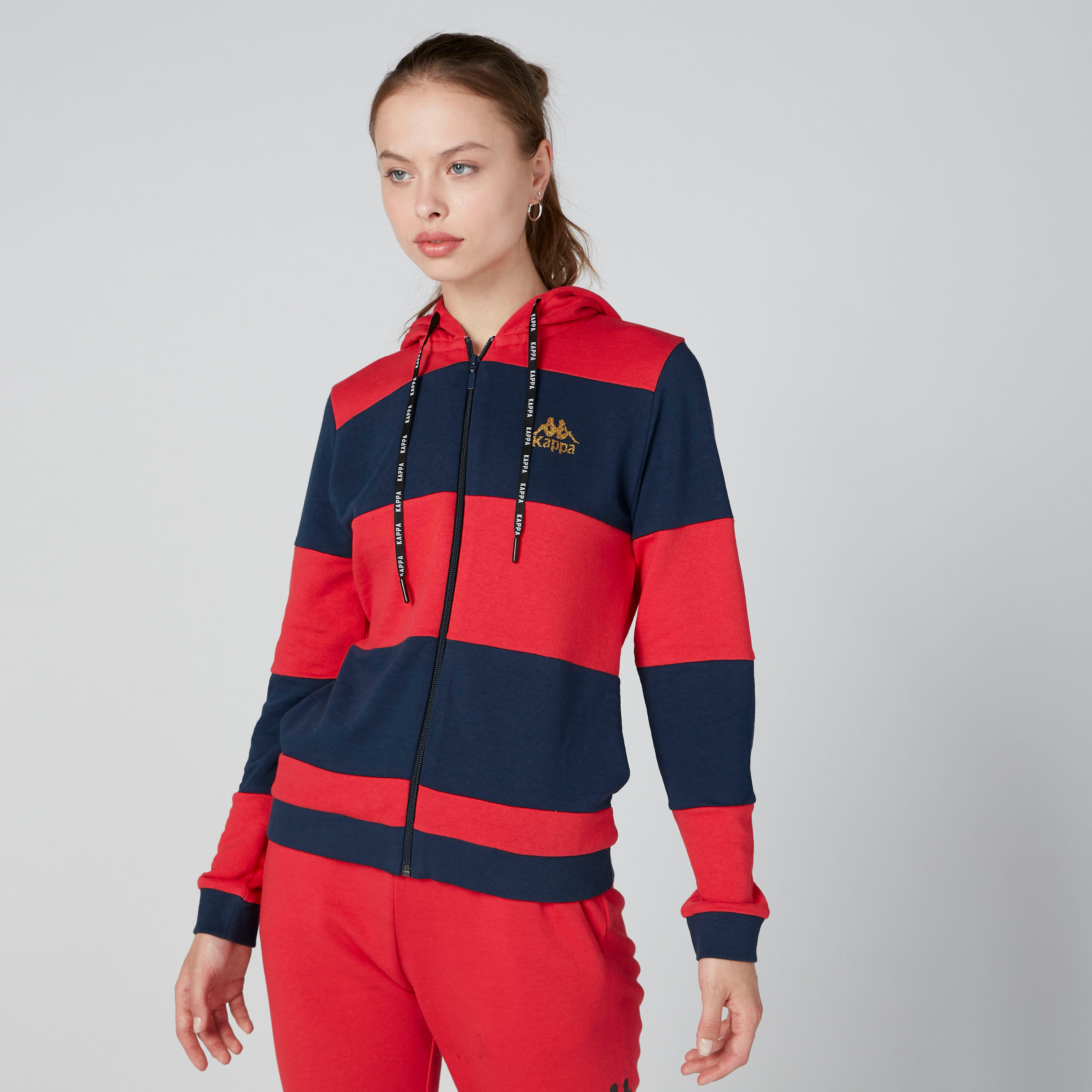 جاكيت مقلّم بسحّاب إغلاق وتفاصيل ترتر من كابا-women-clothing-sportswearandactivewear-coatsandjackets-jackets-image-4