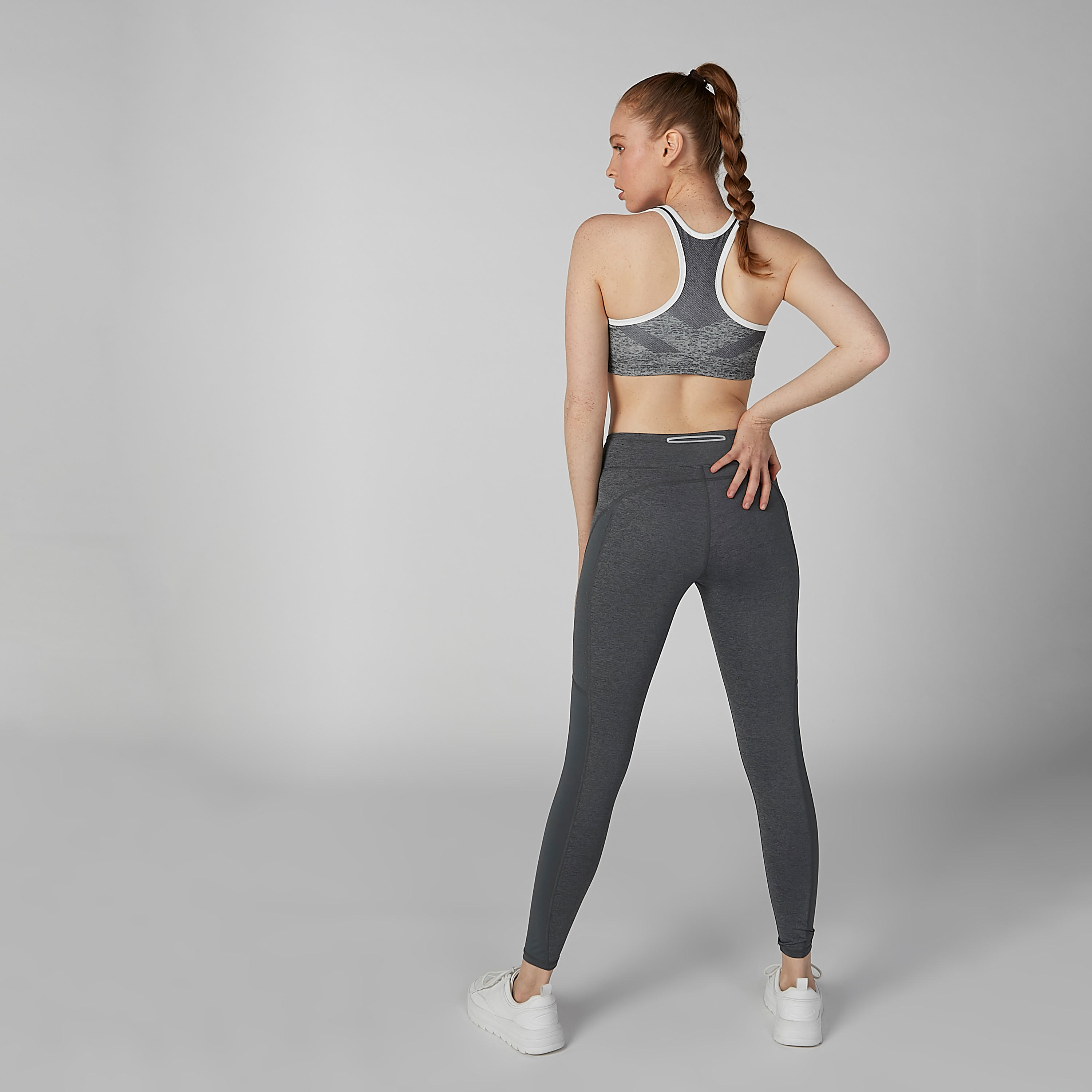 بنطال ليقنز سادة بخصر مطّاطي من كابا-women-clothing-sportswearandactivewear-bottoms-image-3