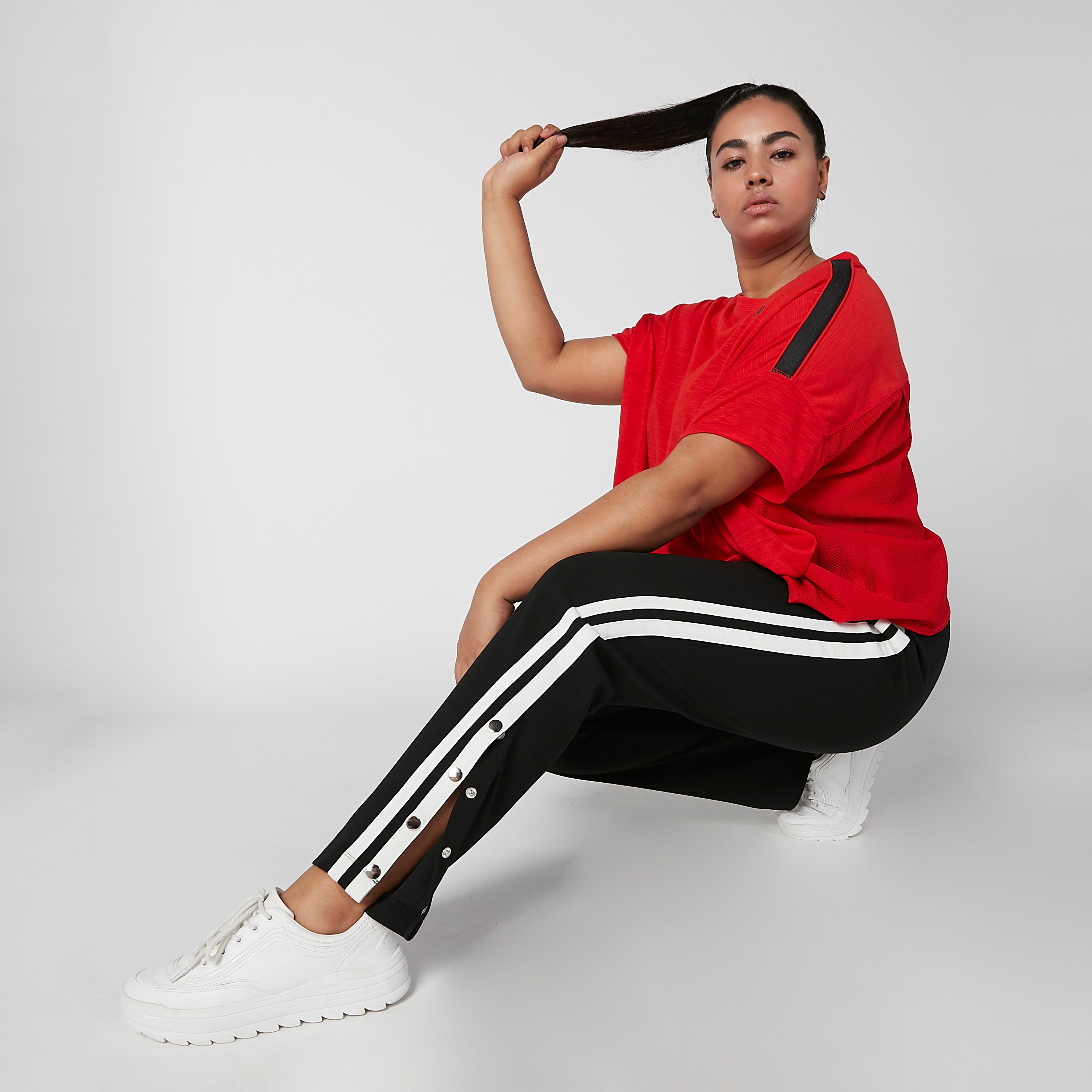 تيشيرت سادة بياقة مستديرة وشريطة من كابا-women-clothing-sportswearandactivewear-tshirtsandvests-image-3
