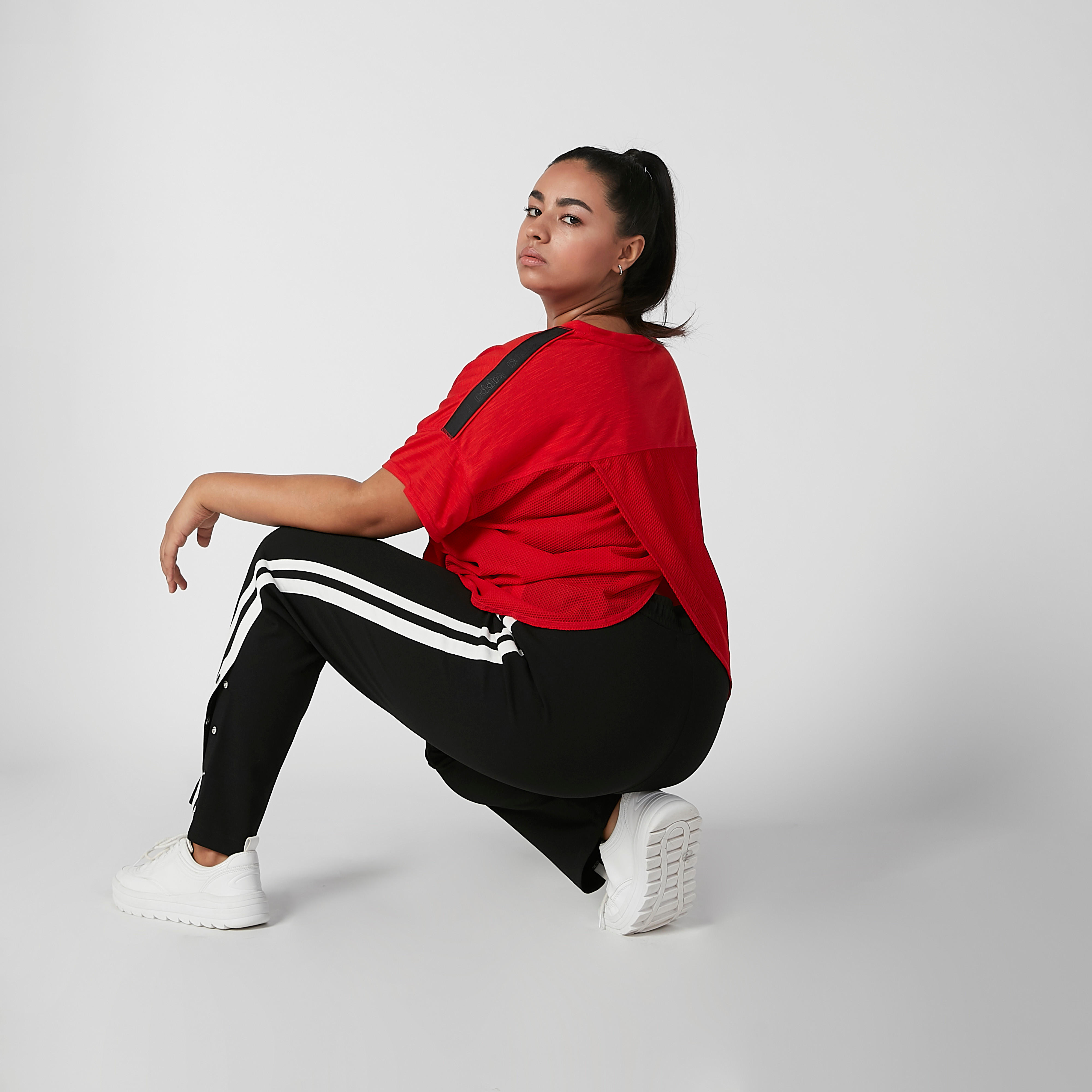 تيشيرت سادة بياقة مستديرة وشريطة من كابا-women-clothing-sportswearandactivewear-tshirtsandvests-image-2