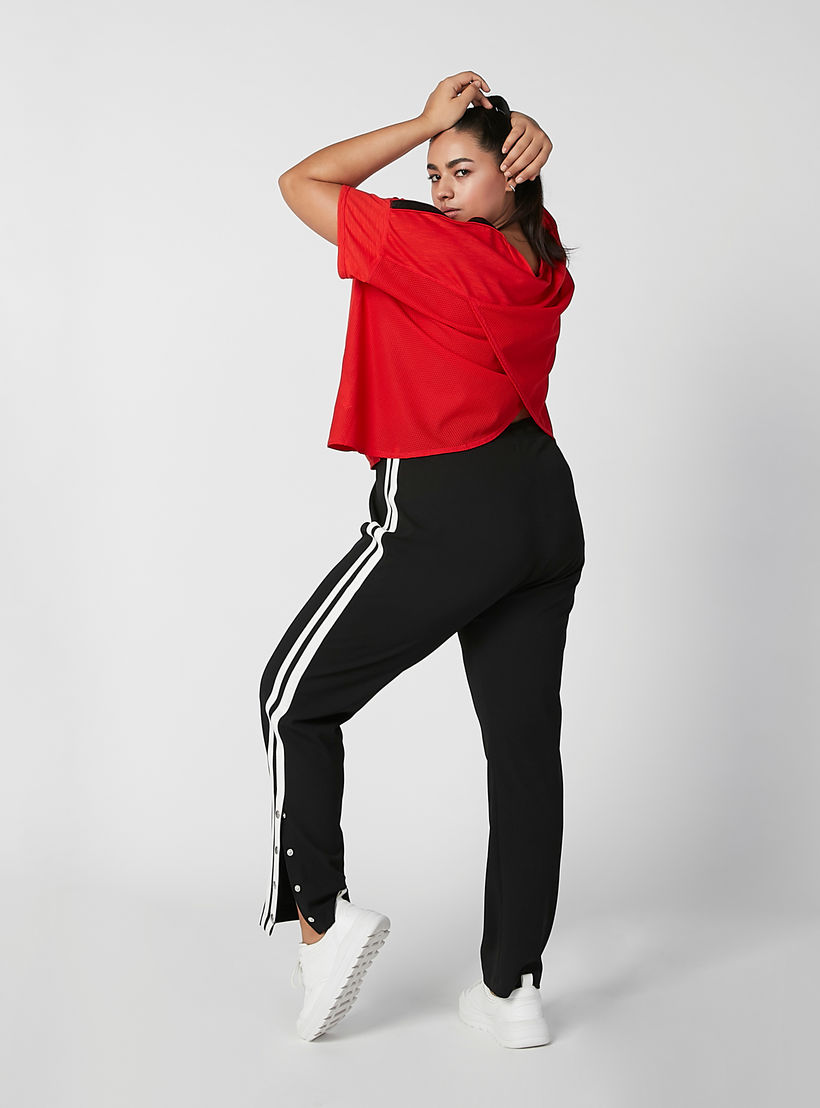 تيشيرت سادة بياقة مستديرة وشريطة من كابا-women-clothing-sportswearandactivewear-tshirtsandvests-image-1