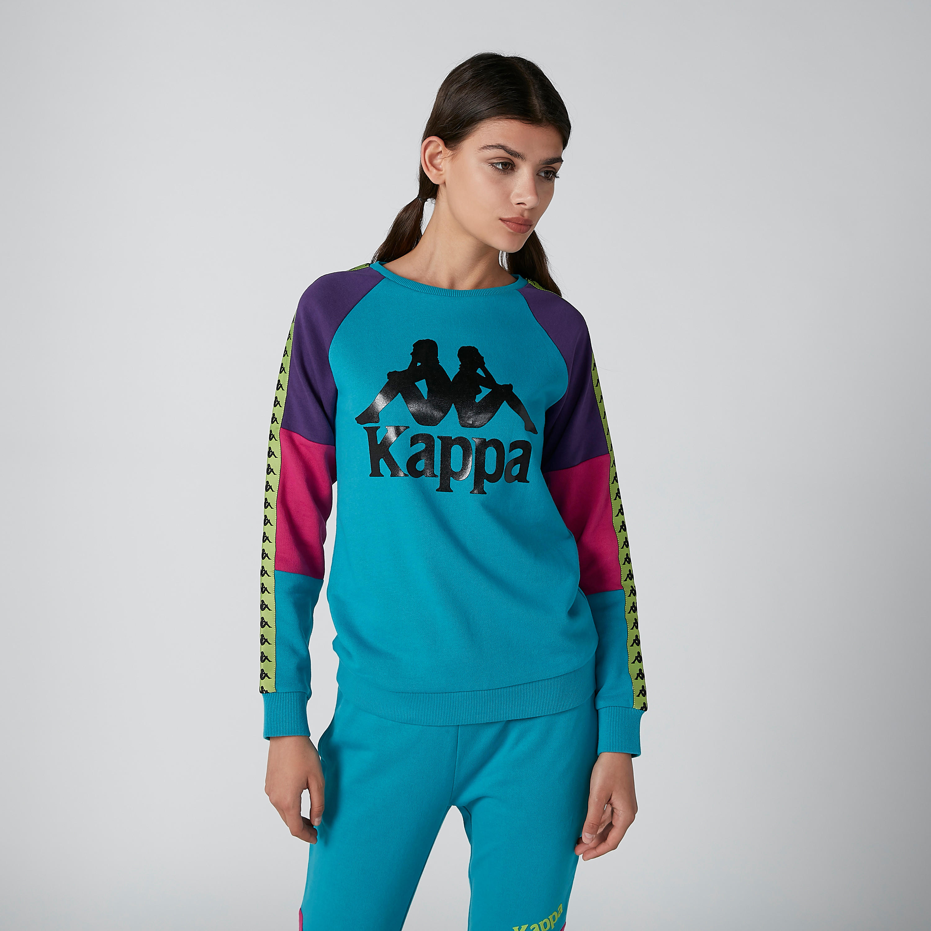 سويت شيرت بأكمام طويلة وشريطة وطبعات من كابا-women-clothing-sportswearandactivewear-hoodiesandsweatshirts-image-1