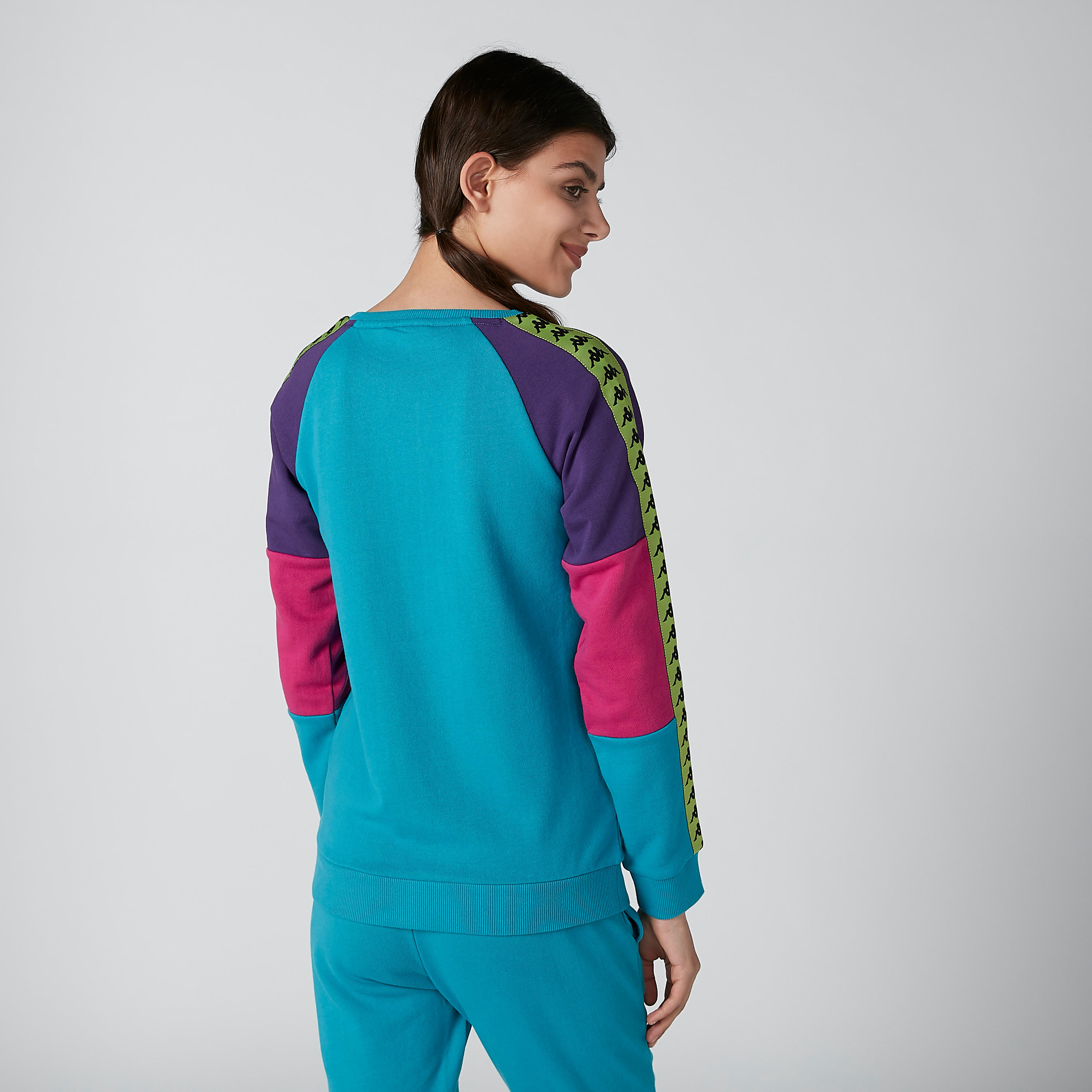 سويت شيرت بأكمام طويلة وشريطة وطبعات من كابا-women-clothing-sportswearandactivewear-hoodiesandsweatshirts-image-2