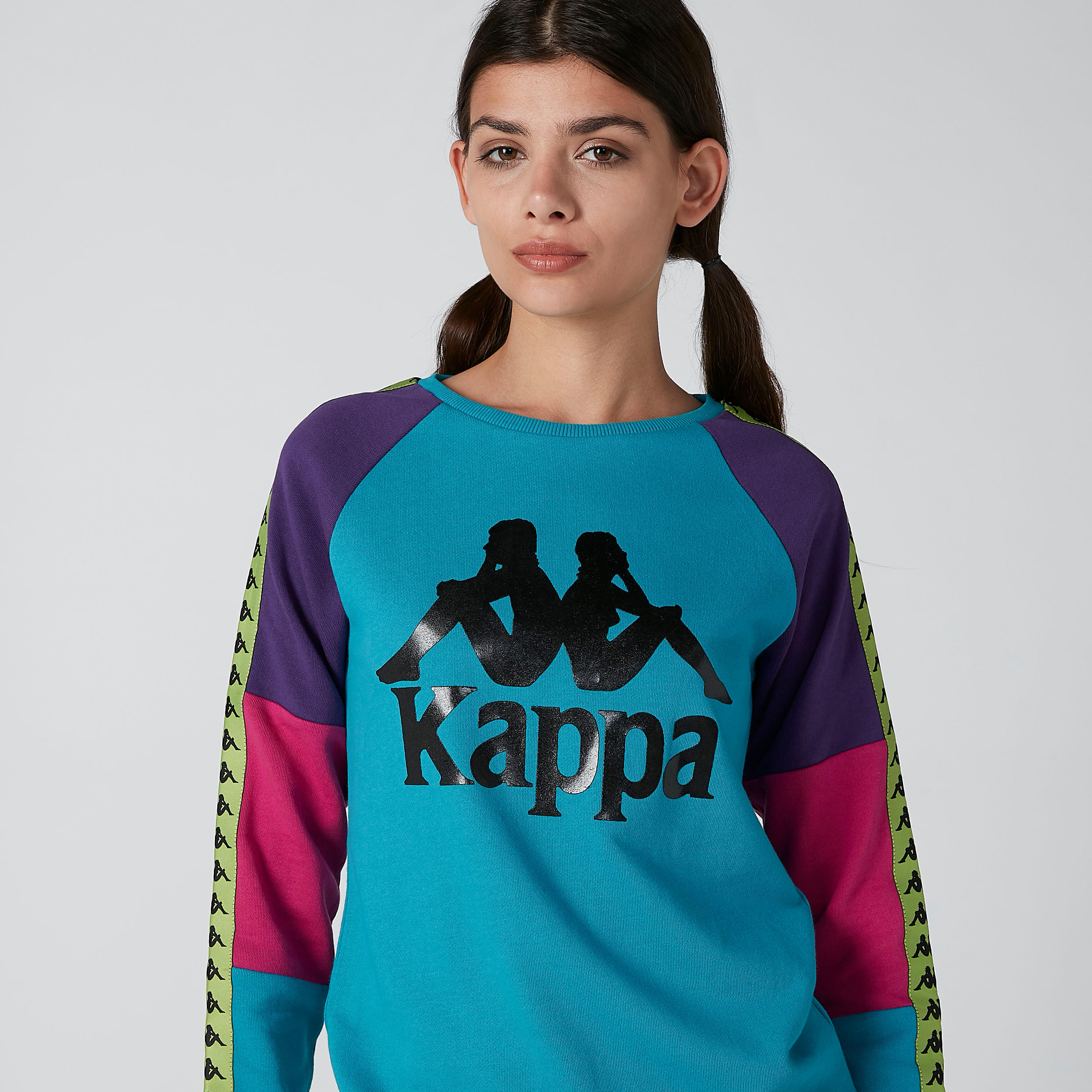 سويت شيرت بأكمام طويلة وشريطة وطبعات من كابا-women-clothing-sportswearandactivewear-hoodiesandsweatshirts-image-6